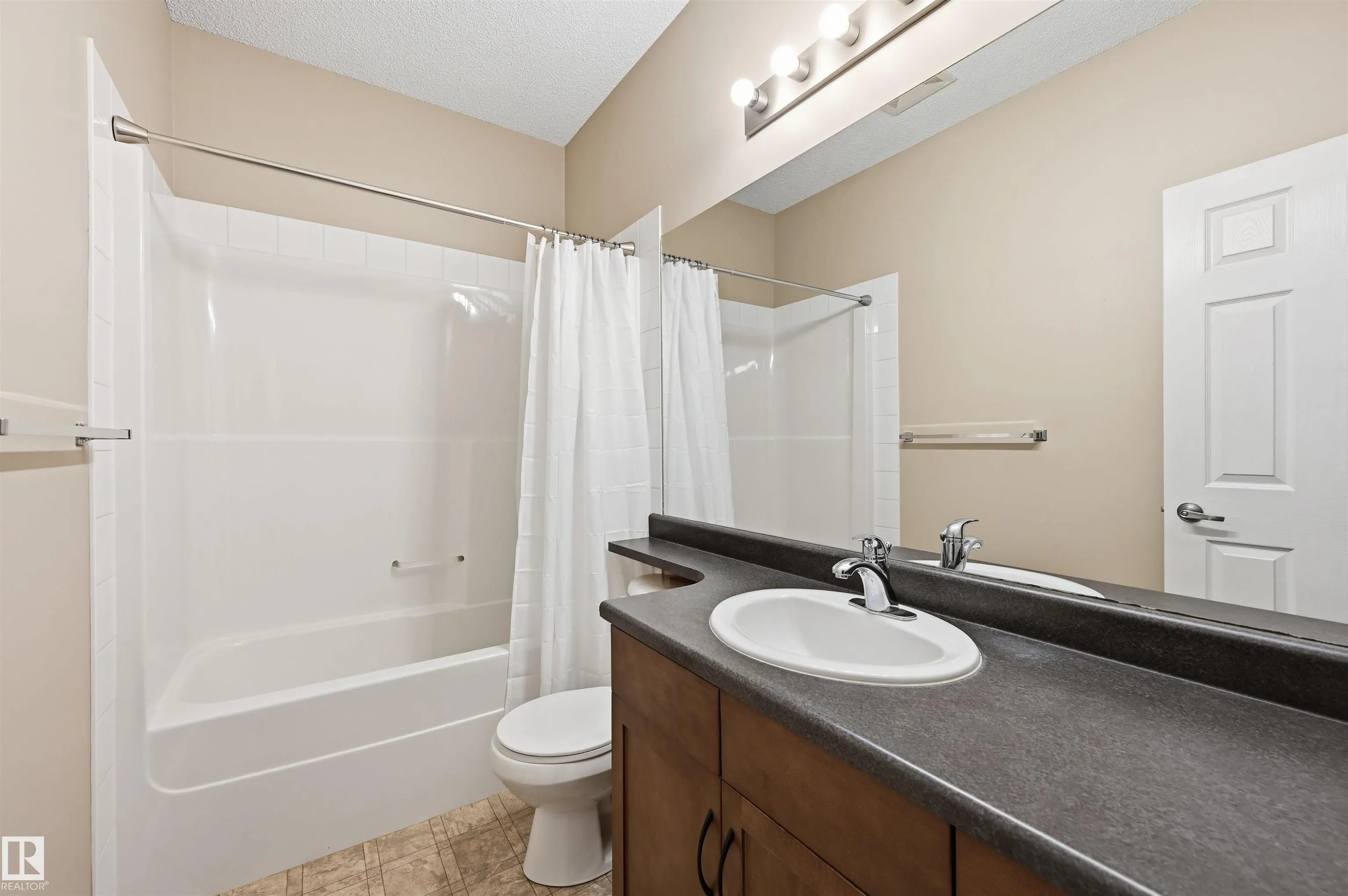 263 MACEWAN Road