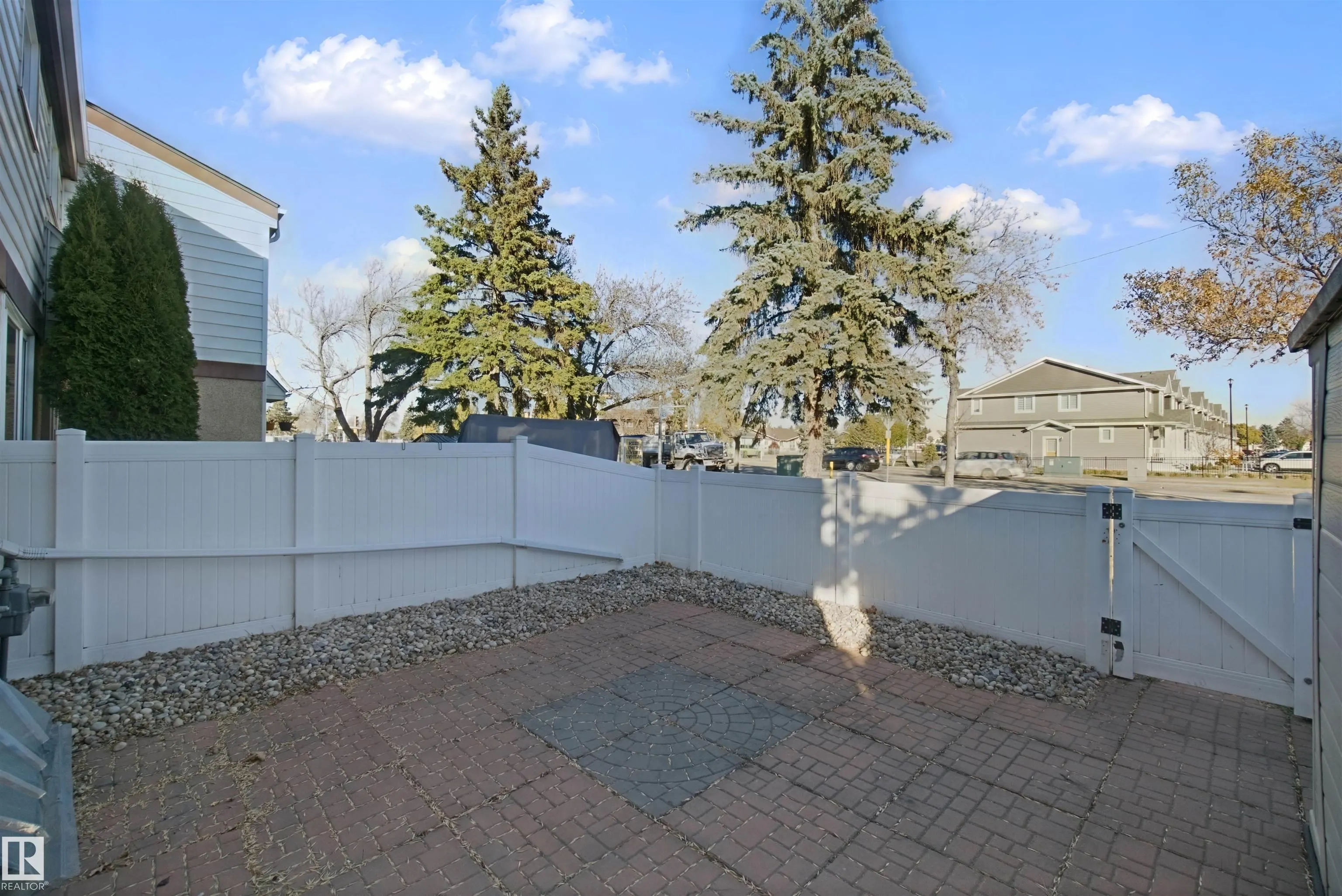 TWIN Terrace