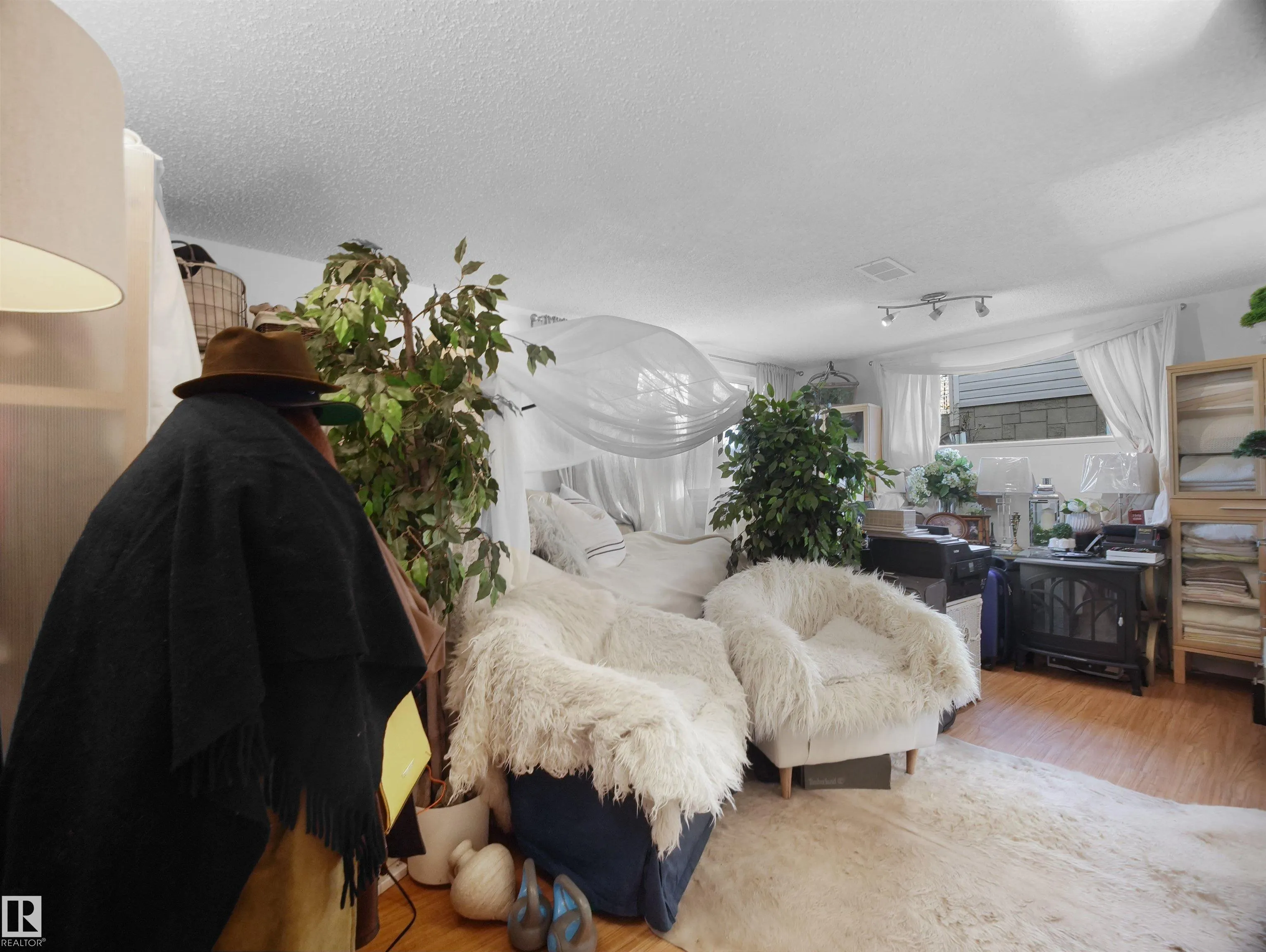 12407 96 Street