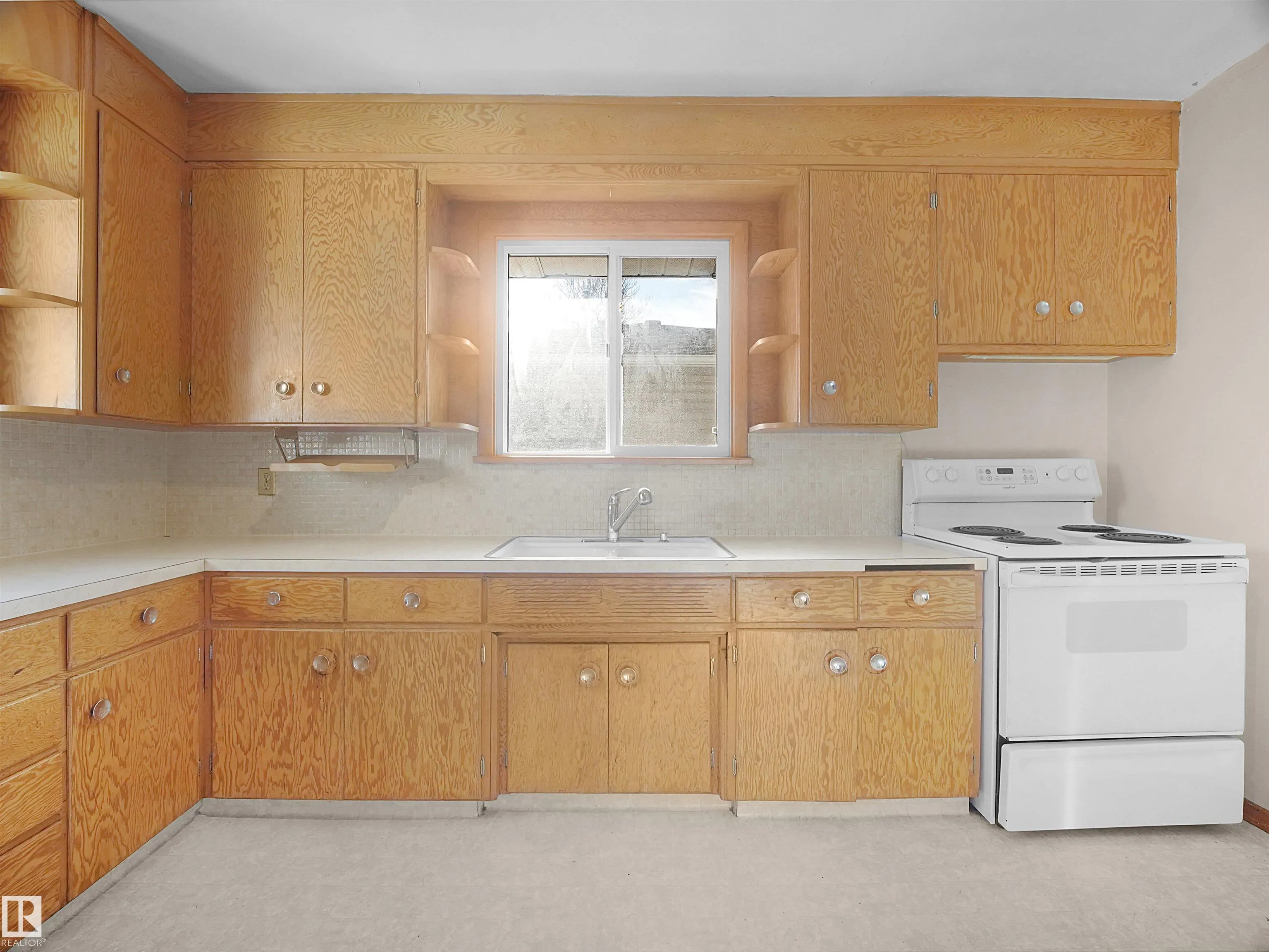 12407 96 Street