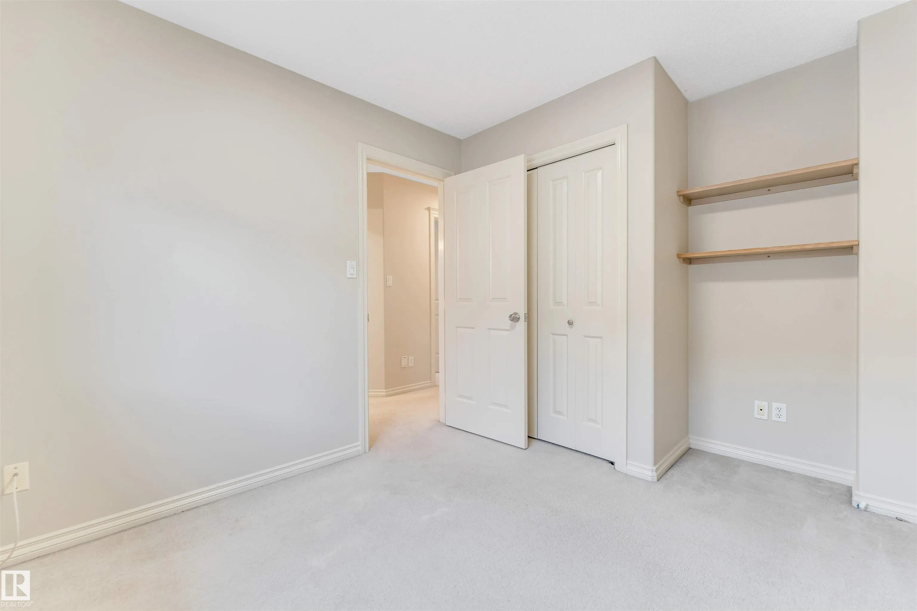 125 Coloniale Way