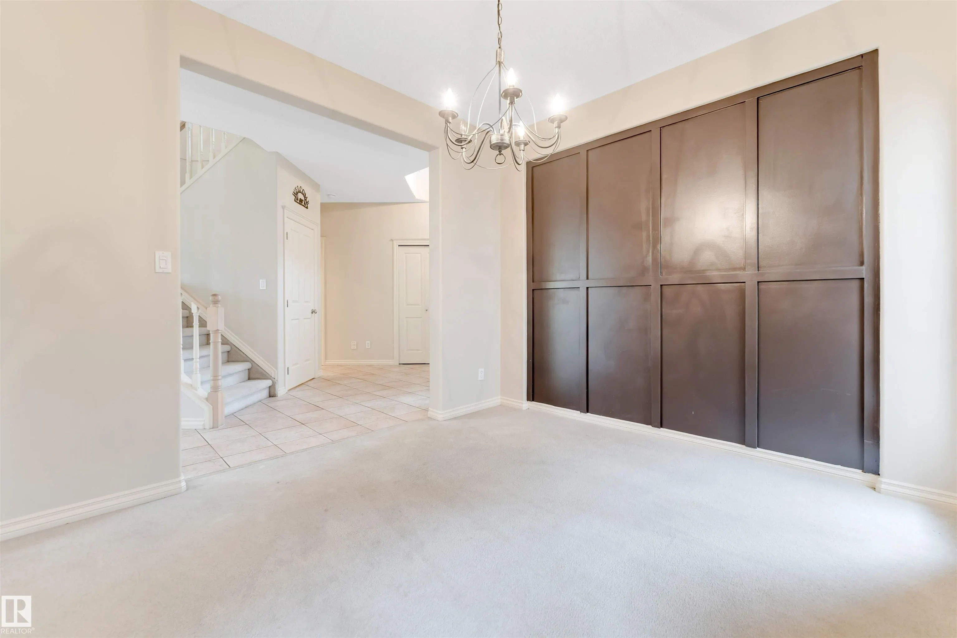 125 Coloniale Way