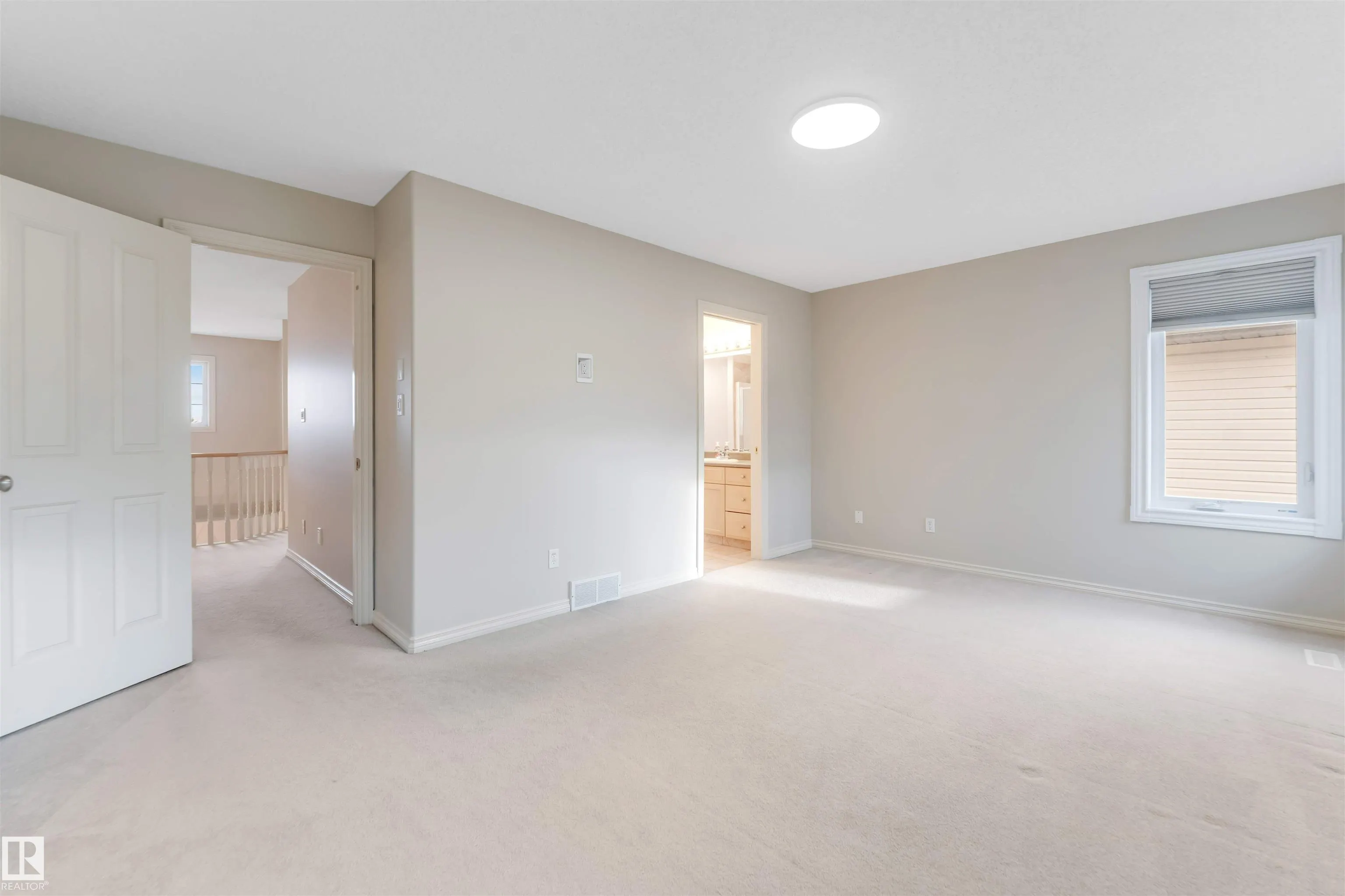 125 Coloniale Way