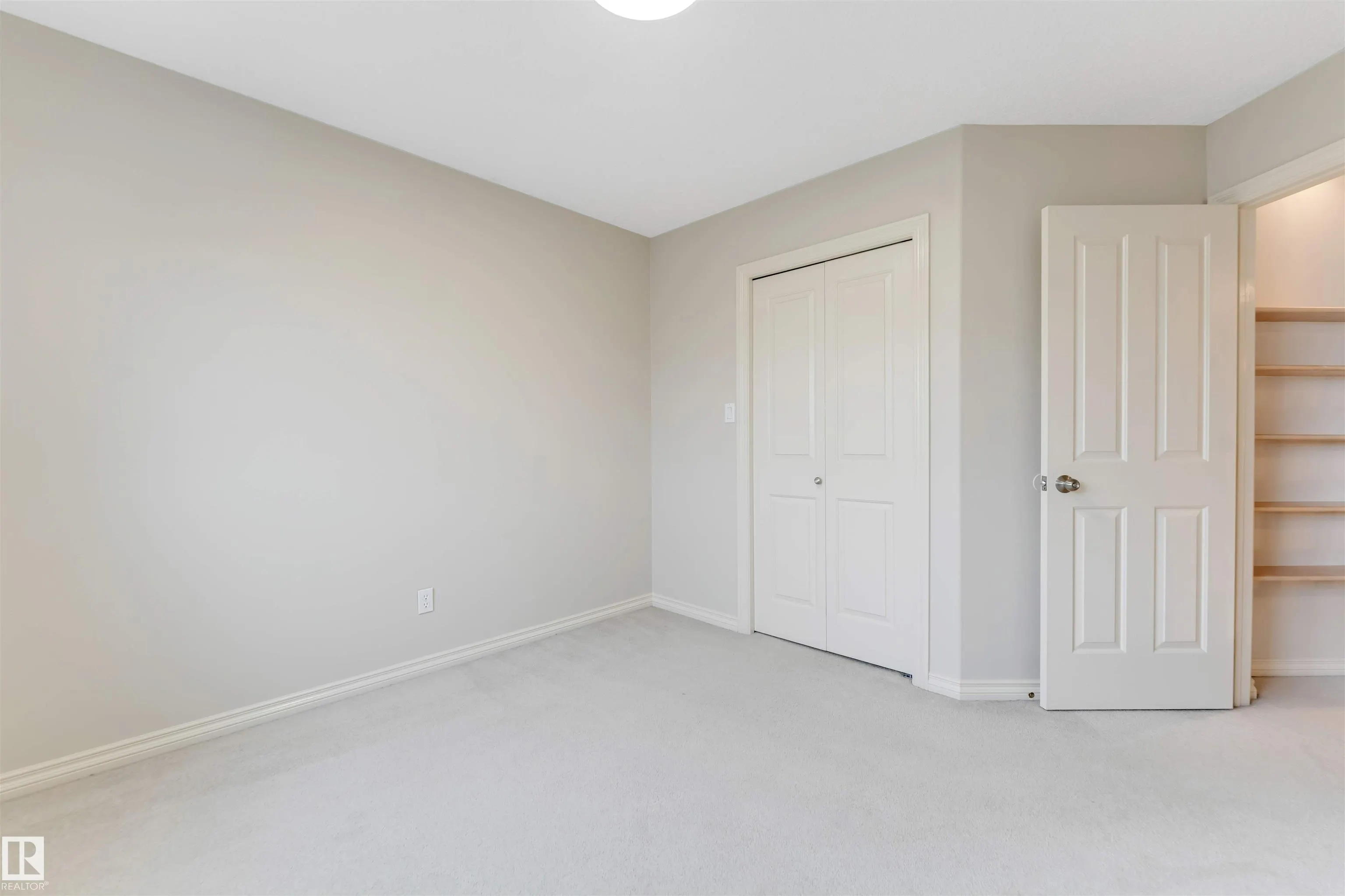 125 Coloniale Way