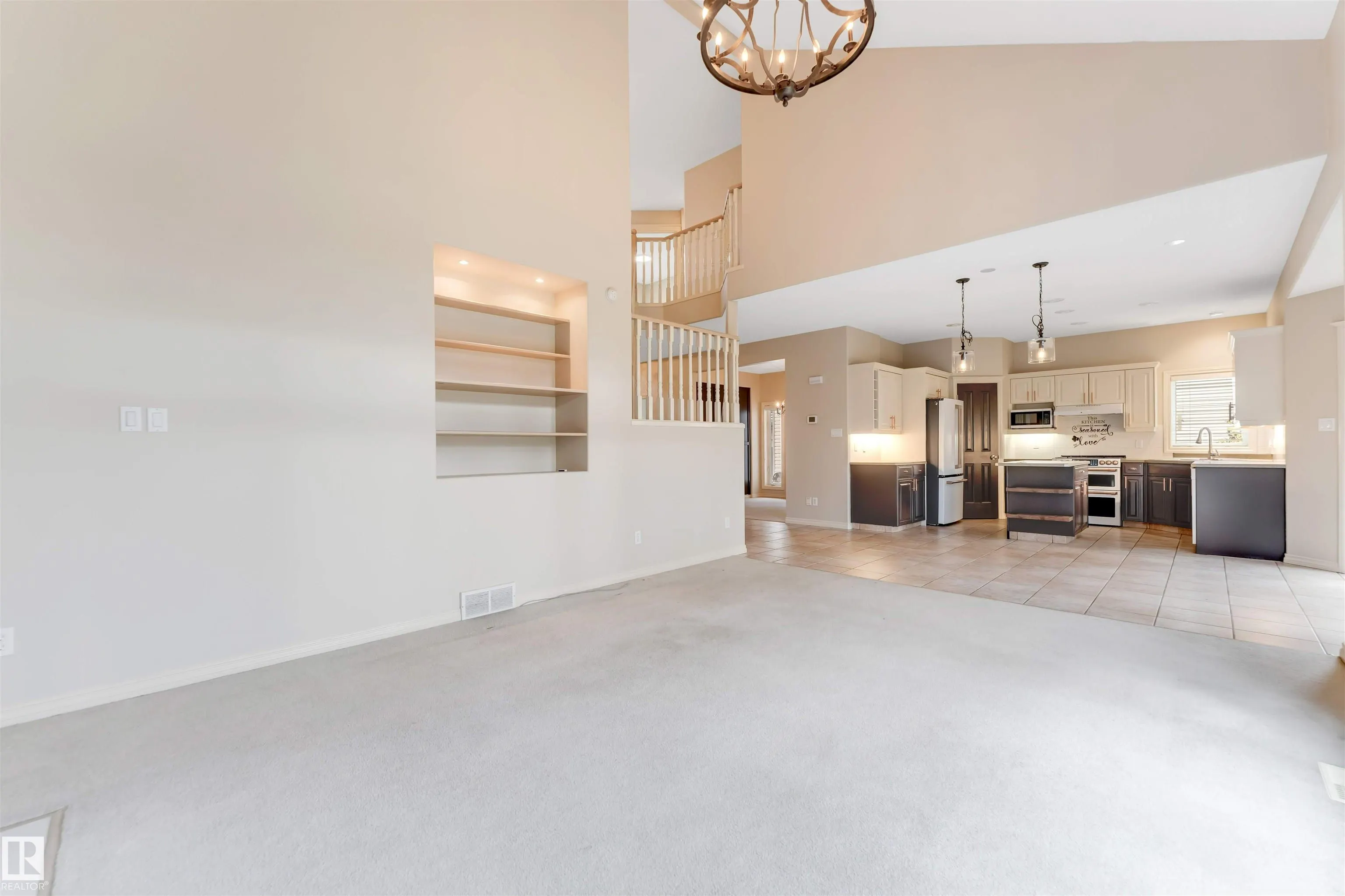125 Coloniale Way