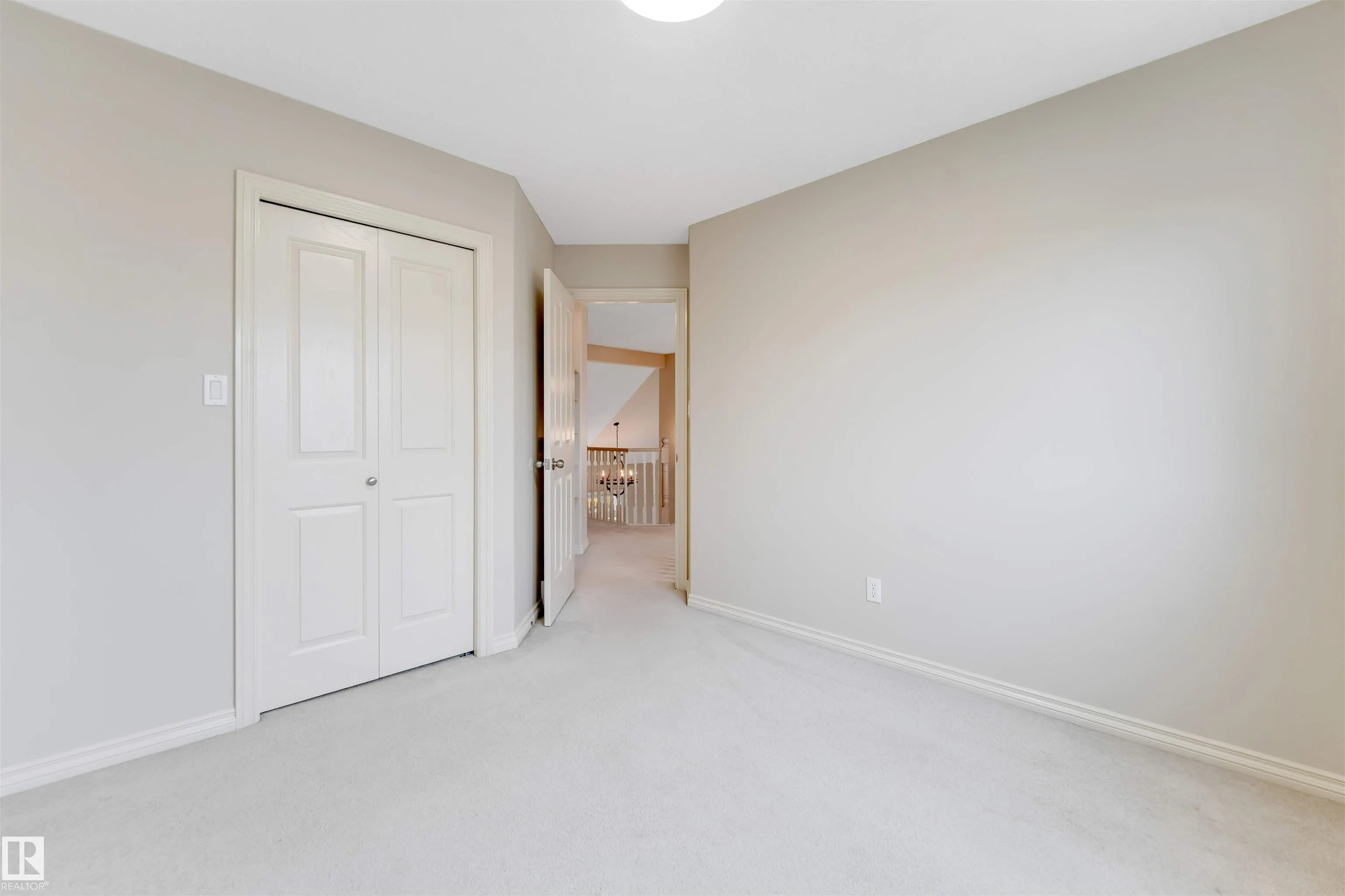 125 Coloniale Way