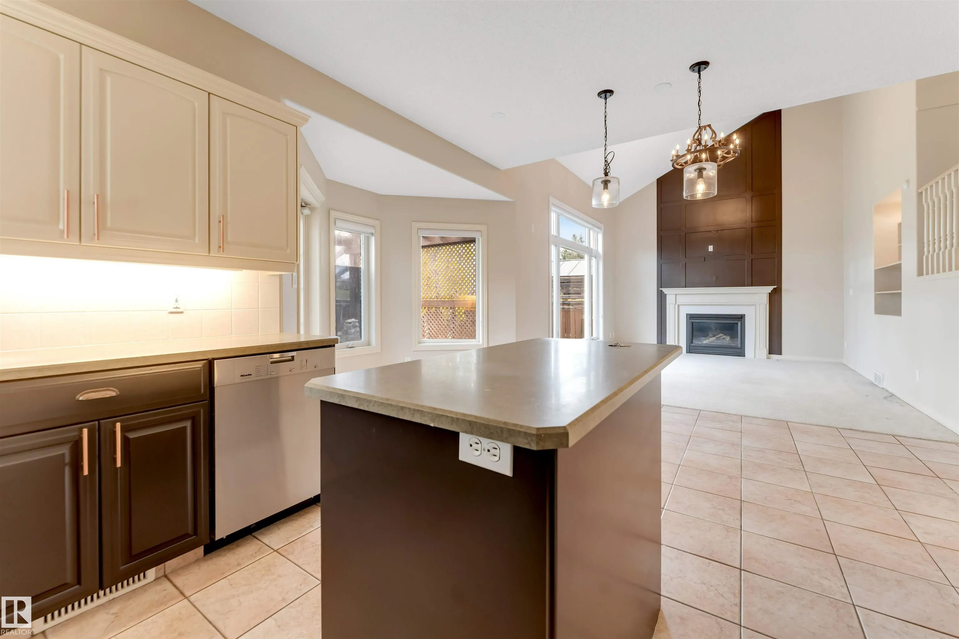 125 Coloniale Way