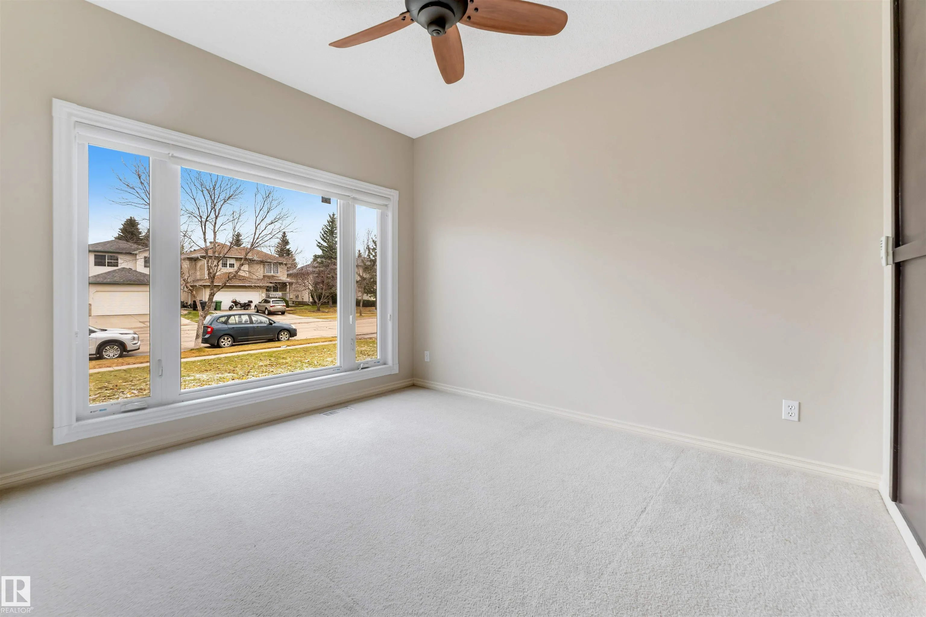 125 Coloniale Way
