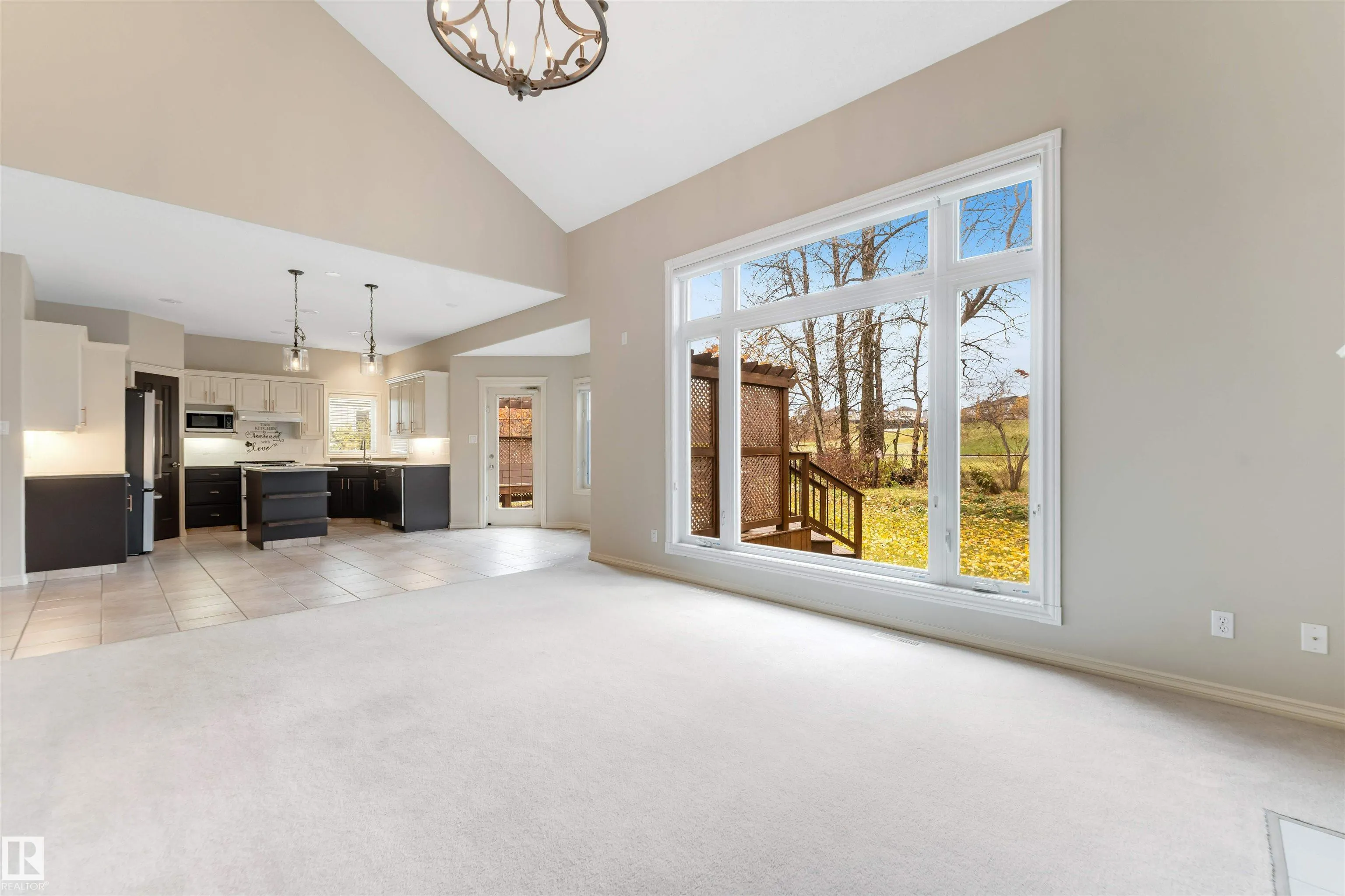 125 Coloniale Way