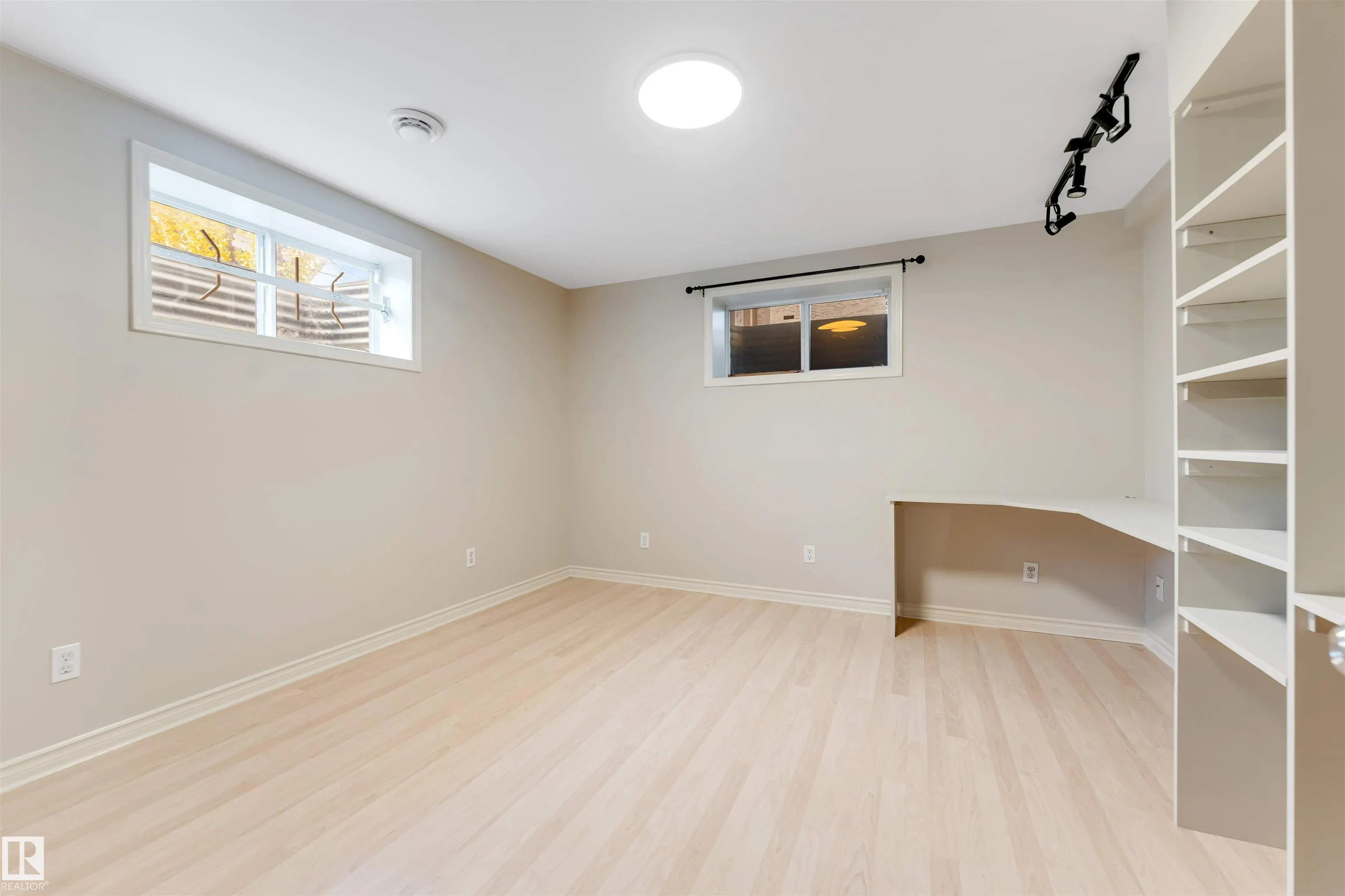 125 Coloniale Way