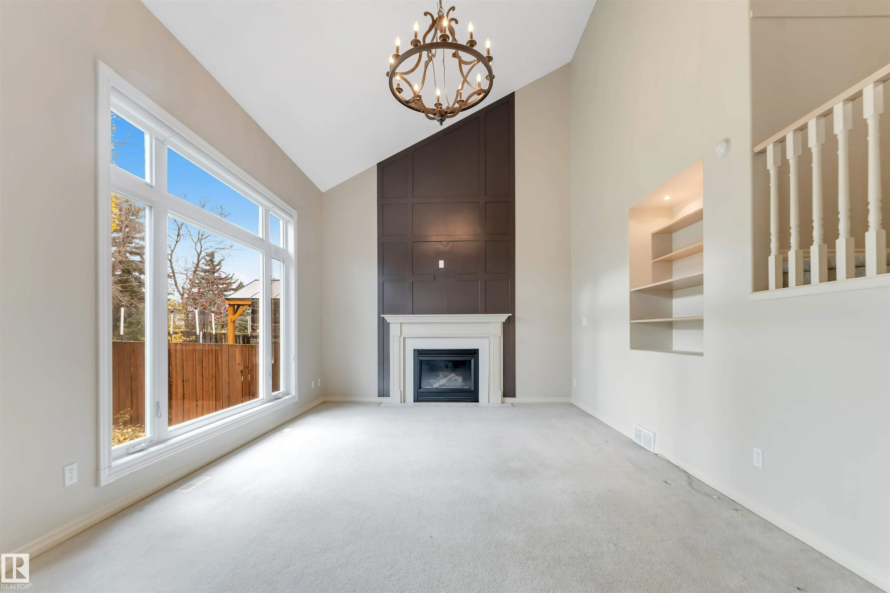 125 Coloniale Way