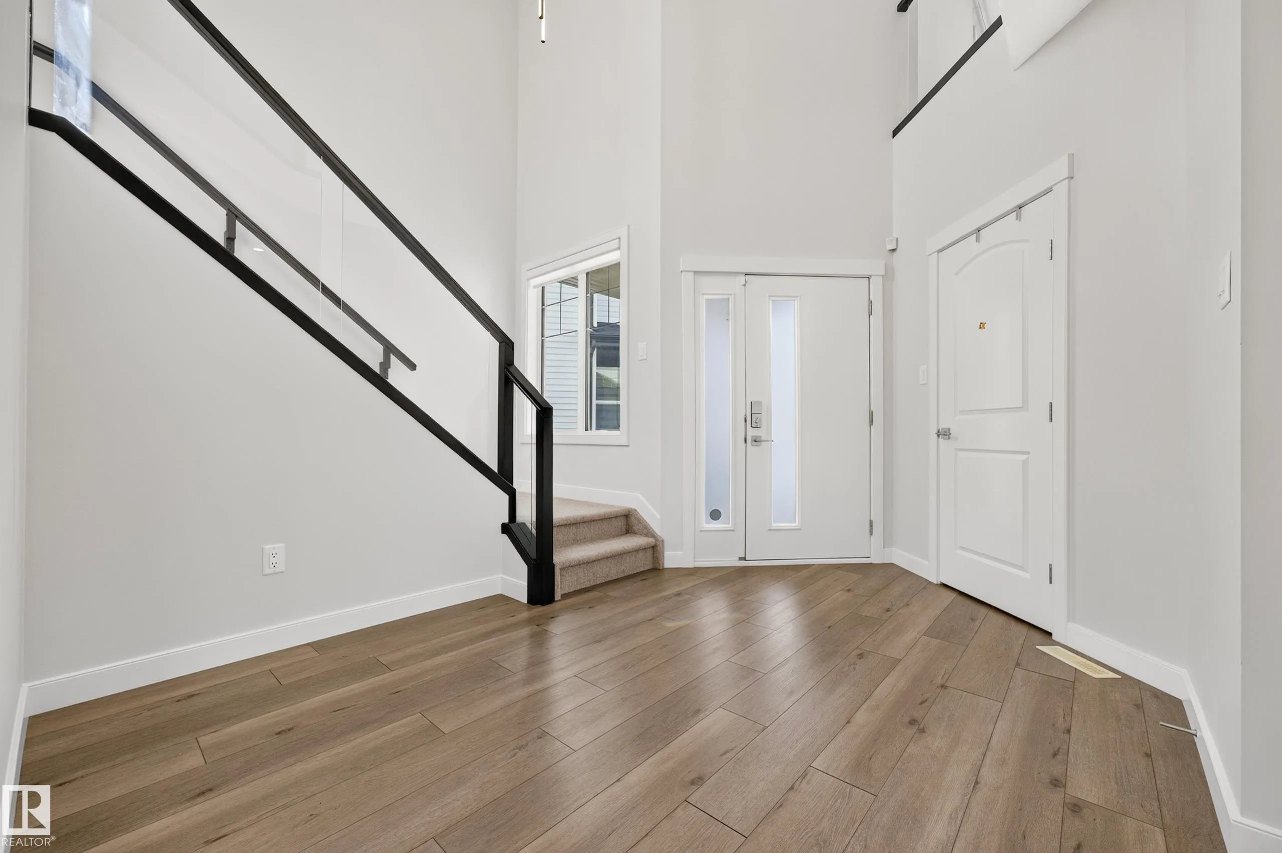 5738 CAUTLEY Crescent
