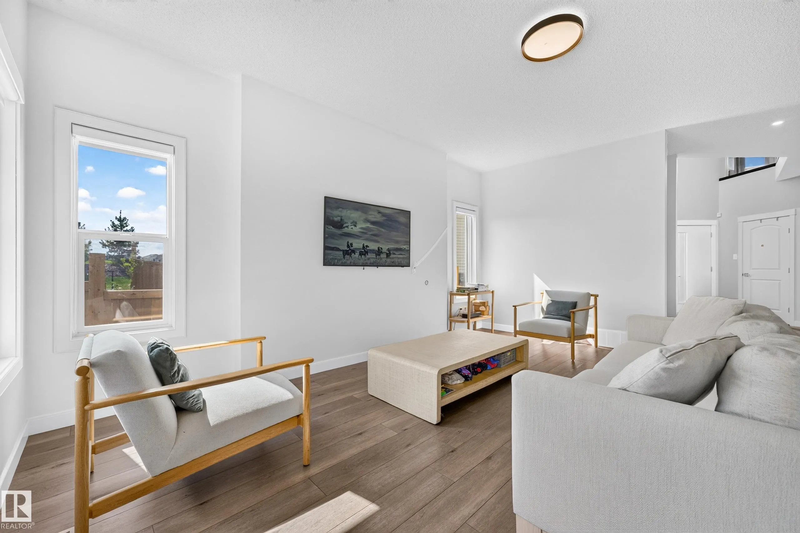 5738 CAUTLEY Crescent