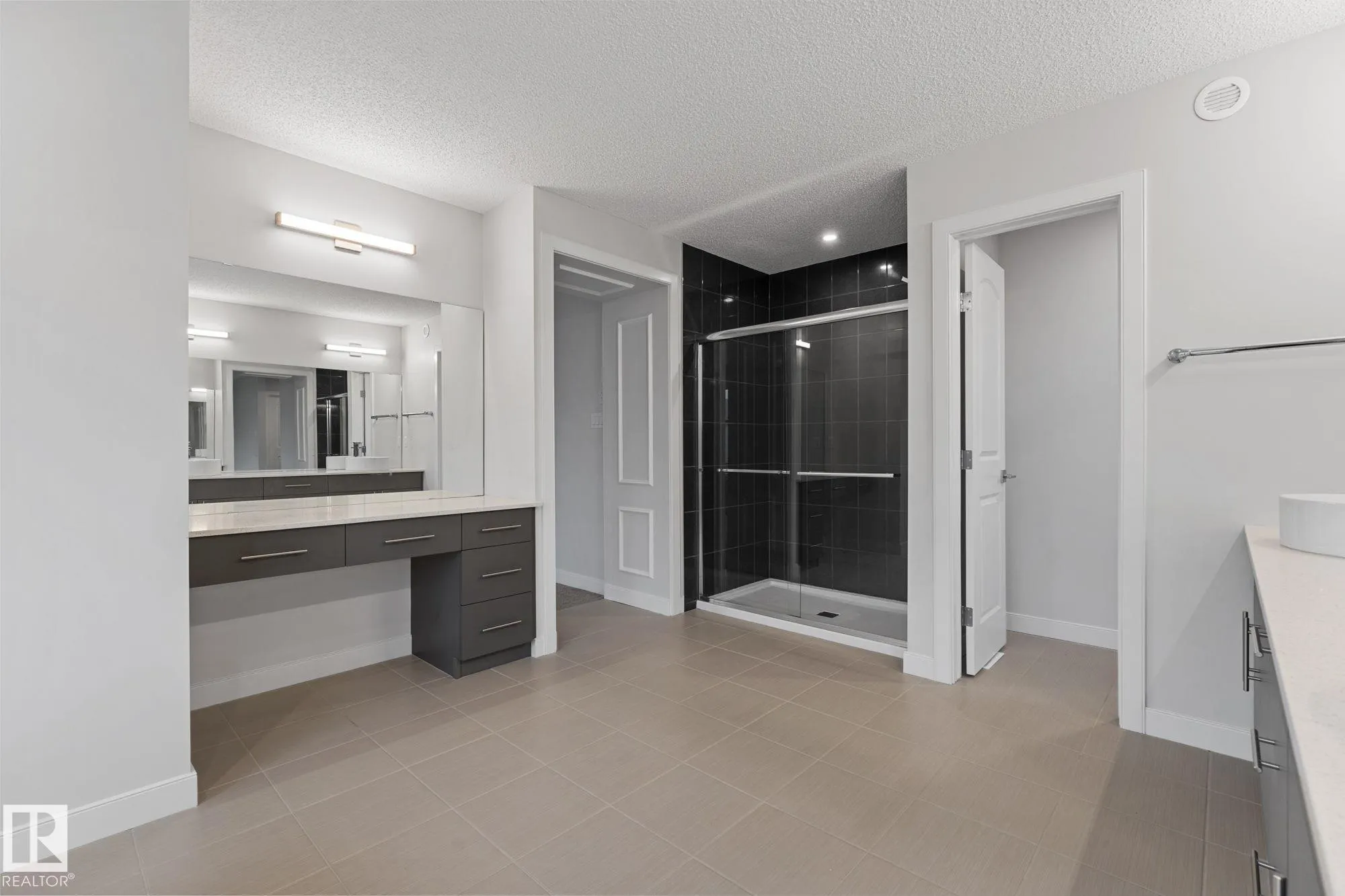 5738 CAUTLEY Crescent
