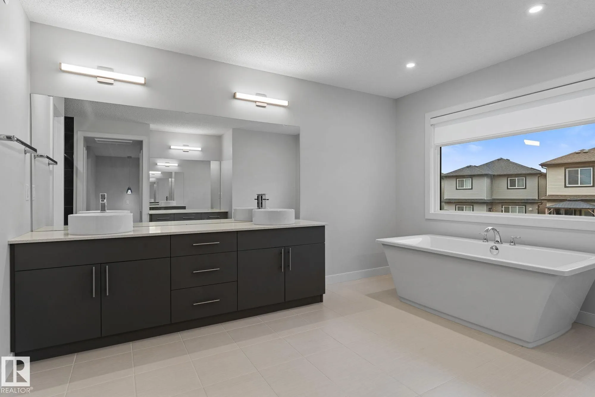 5738 CAUTLEY Crescent