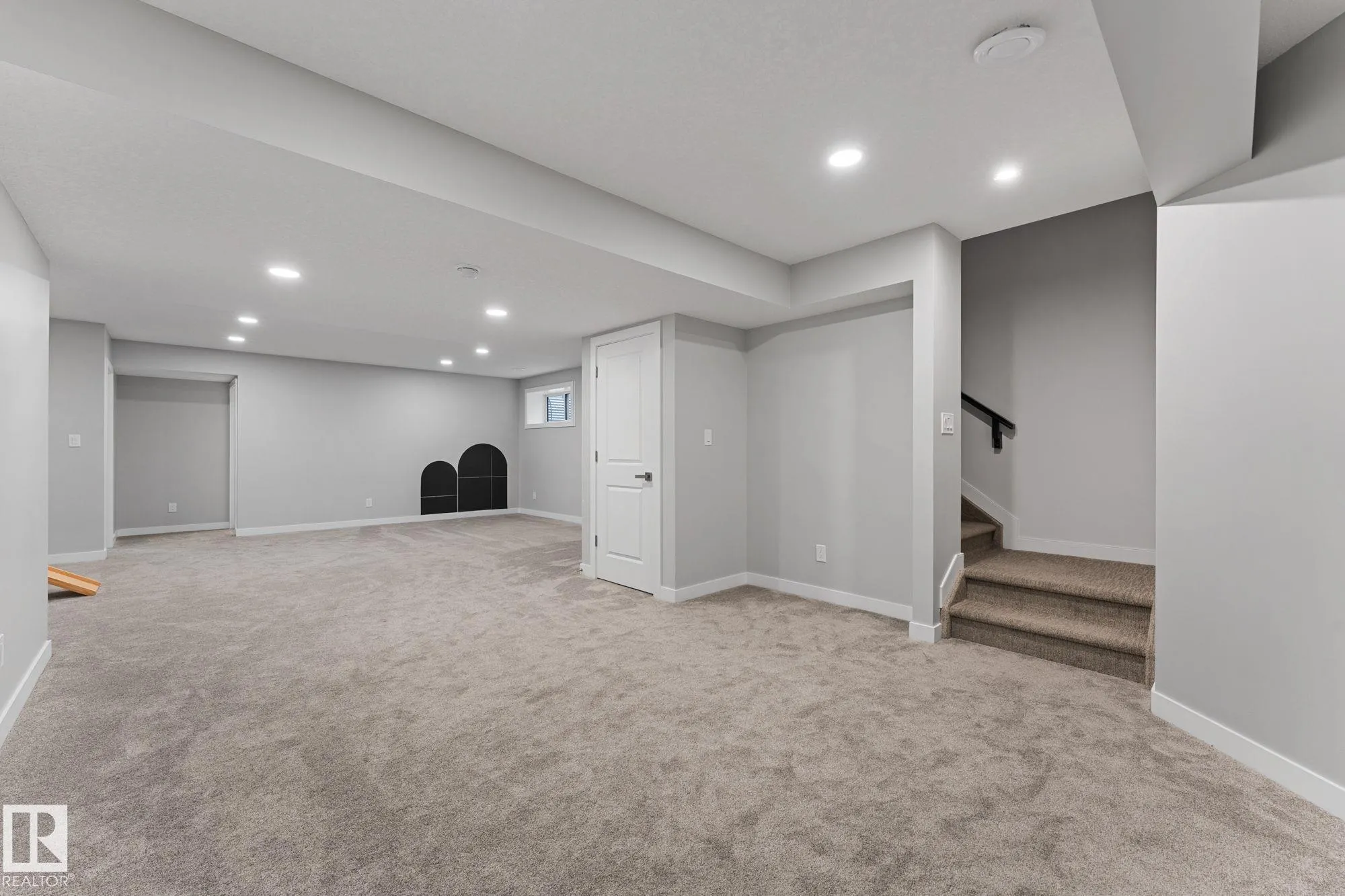 5738 CAUTLEY Crescent