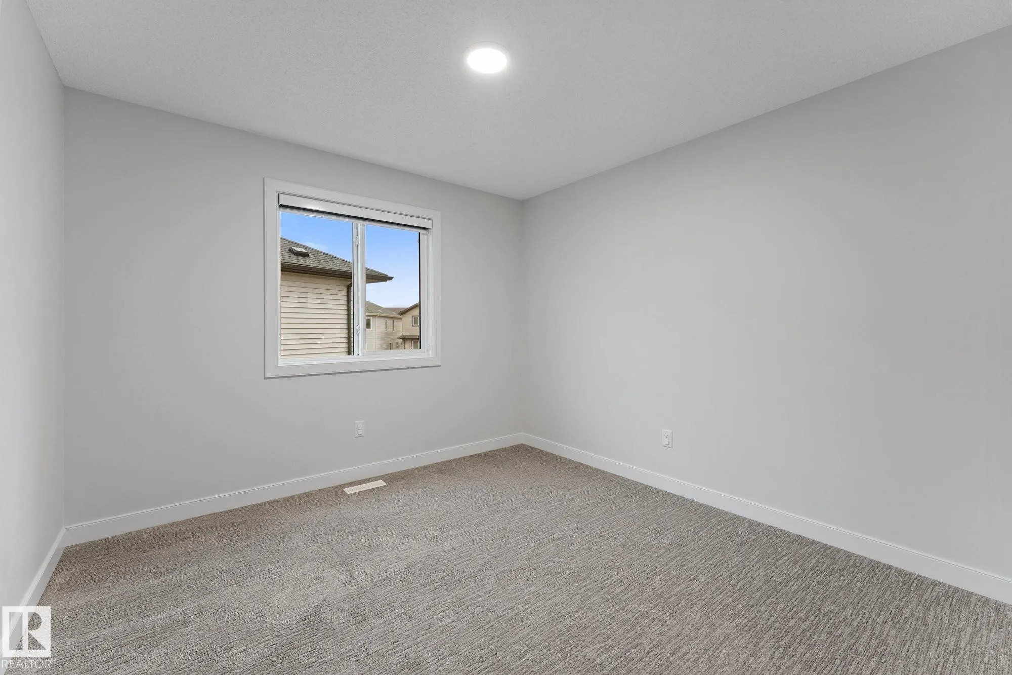 5738 CAUTLEY Crescent
