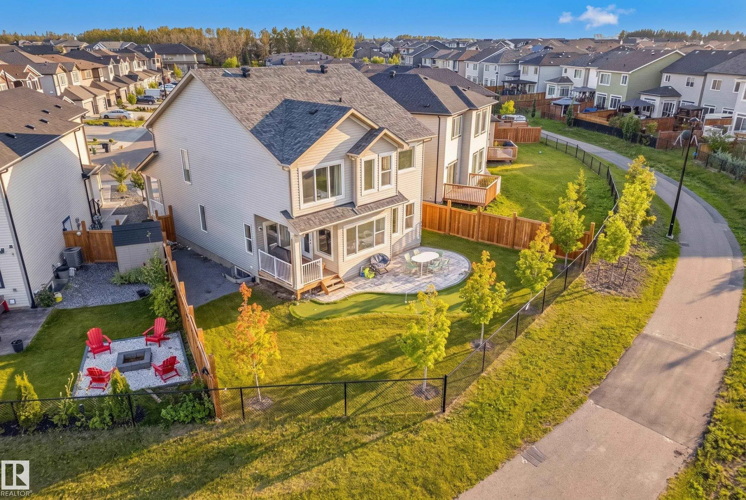 5738 CAUTLEY Crescent