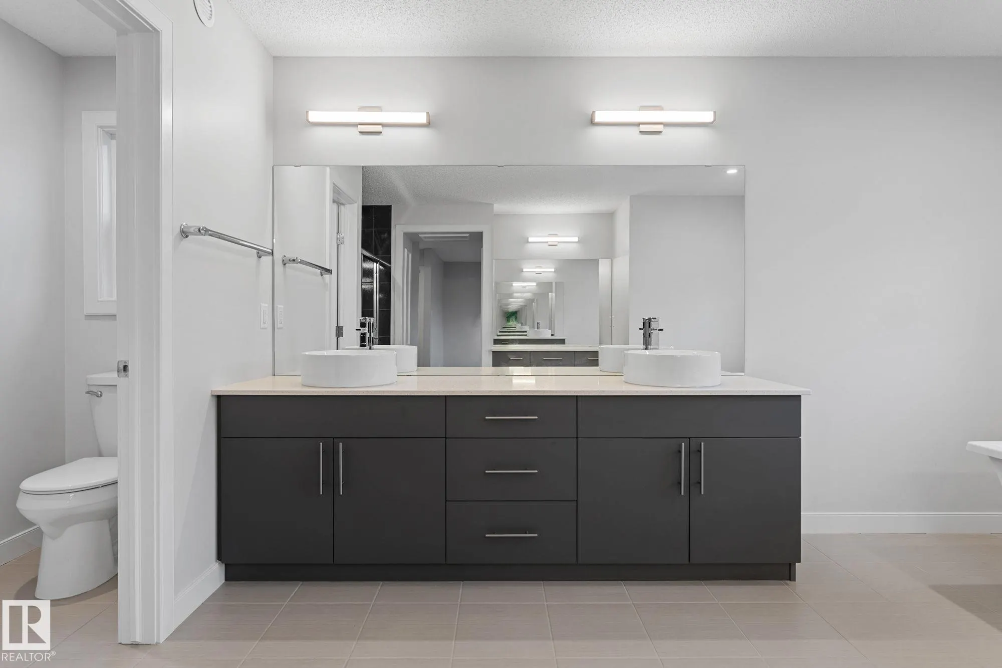 5738 CAUTLEY Crescent