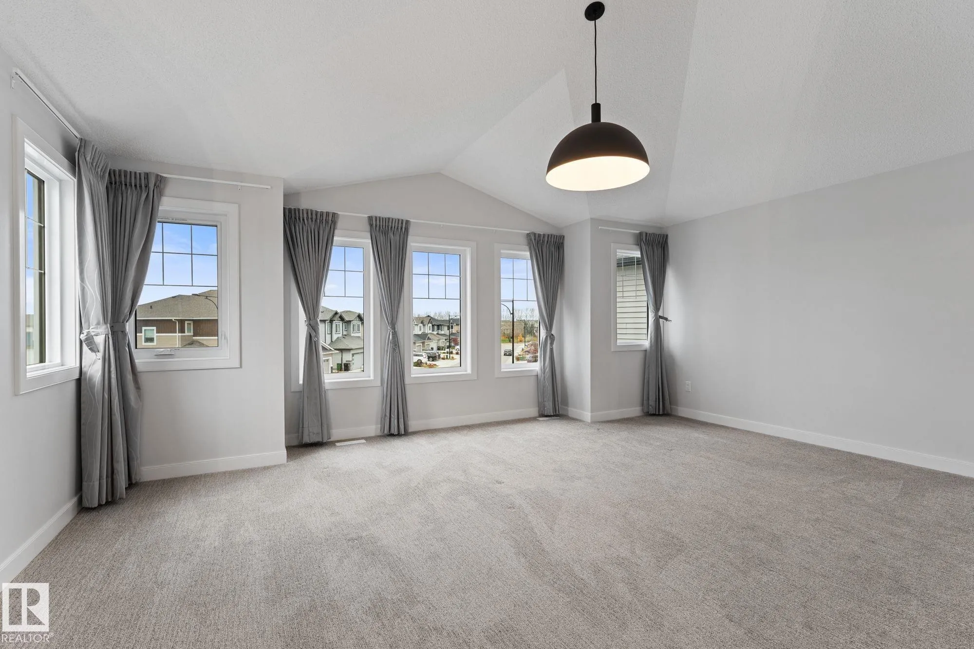 5738 CAUTLEY Crescent