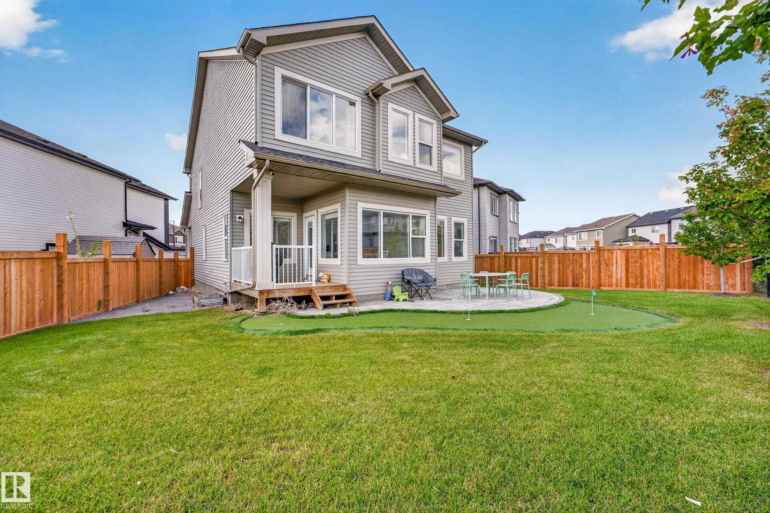 5738 CAUTLEY Crescent