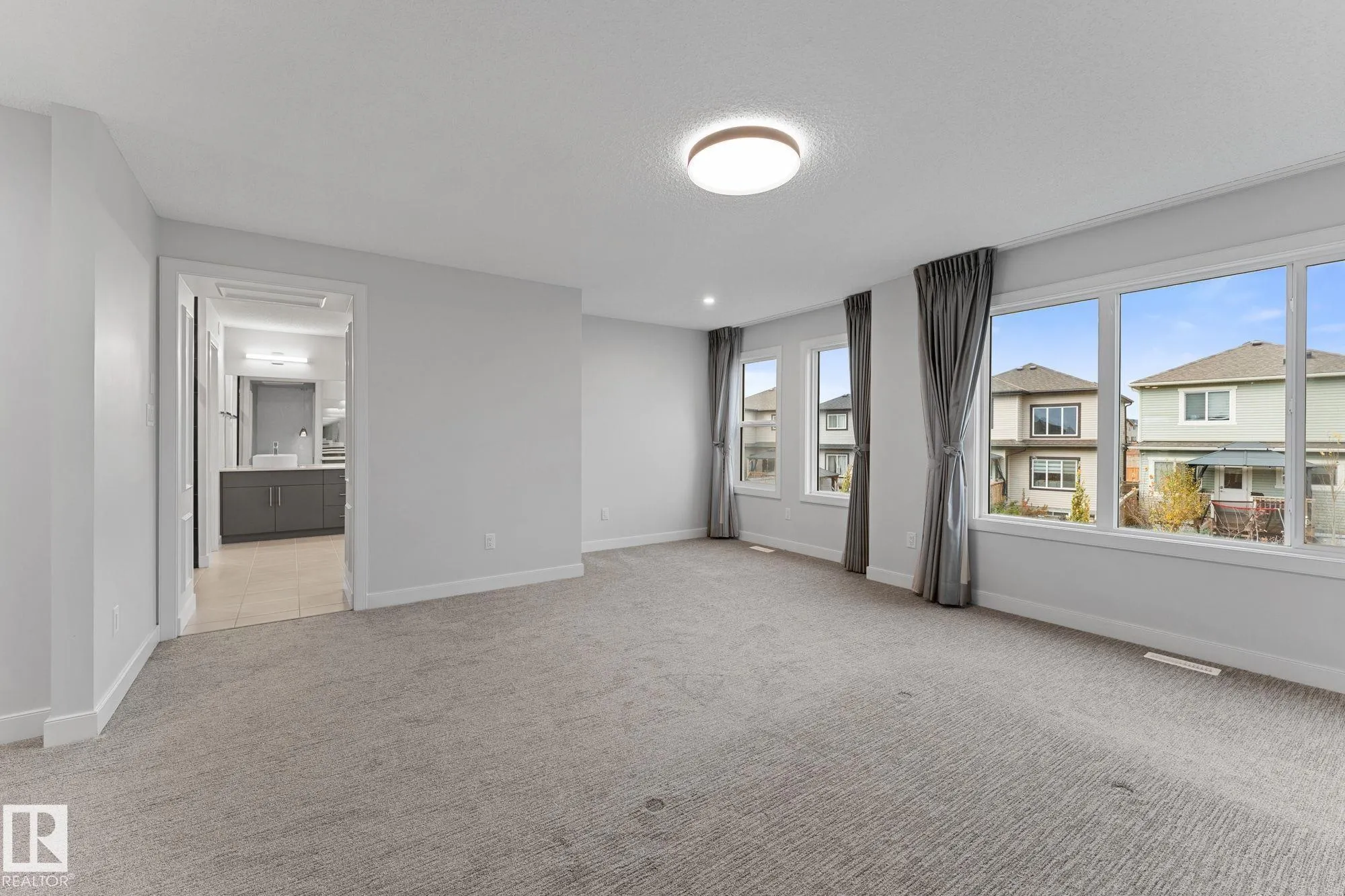 5738 CAUTLEY Crescent