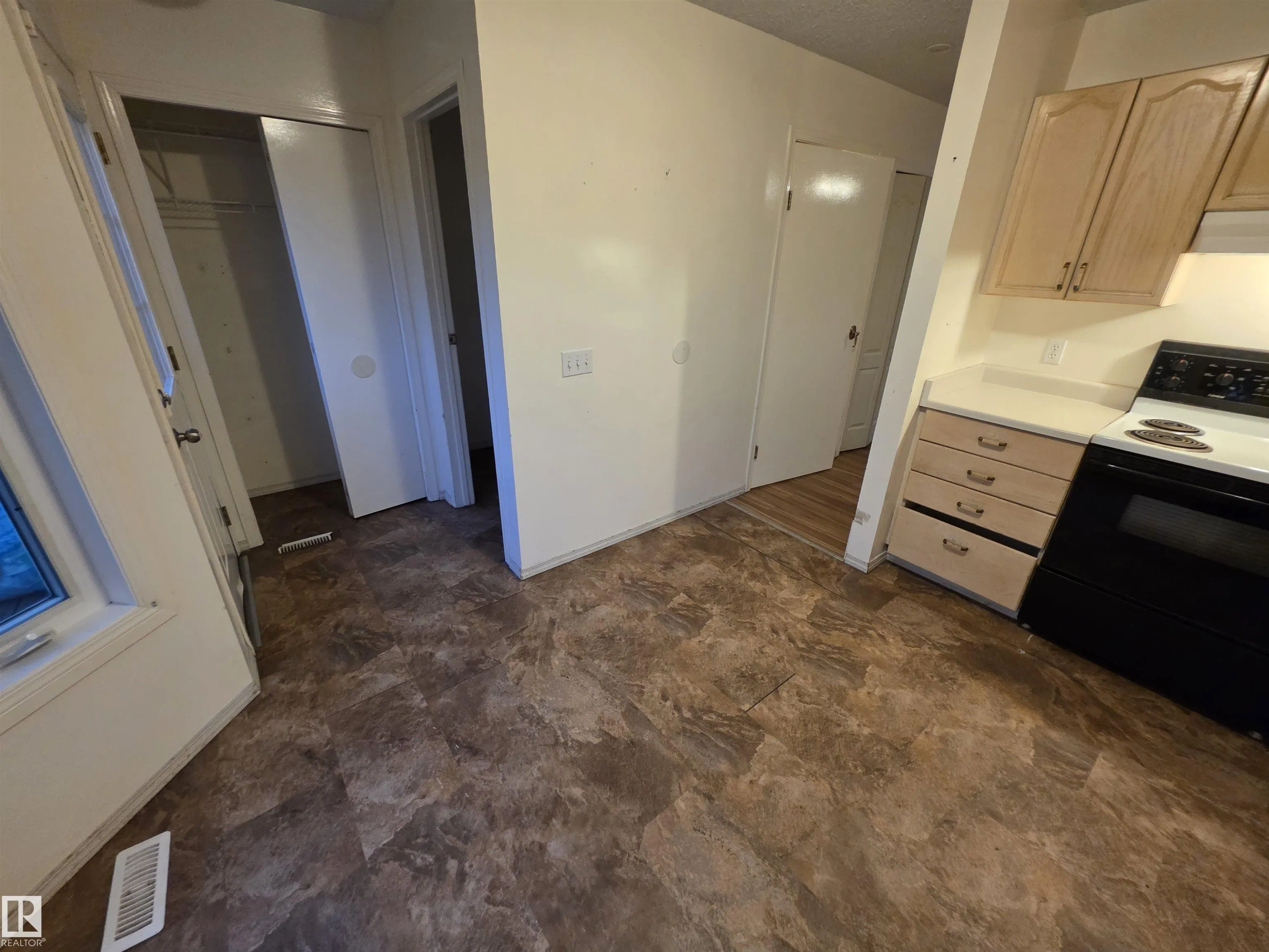 5 ABERDEEN Way