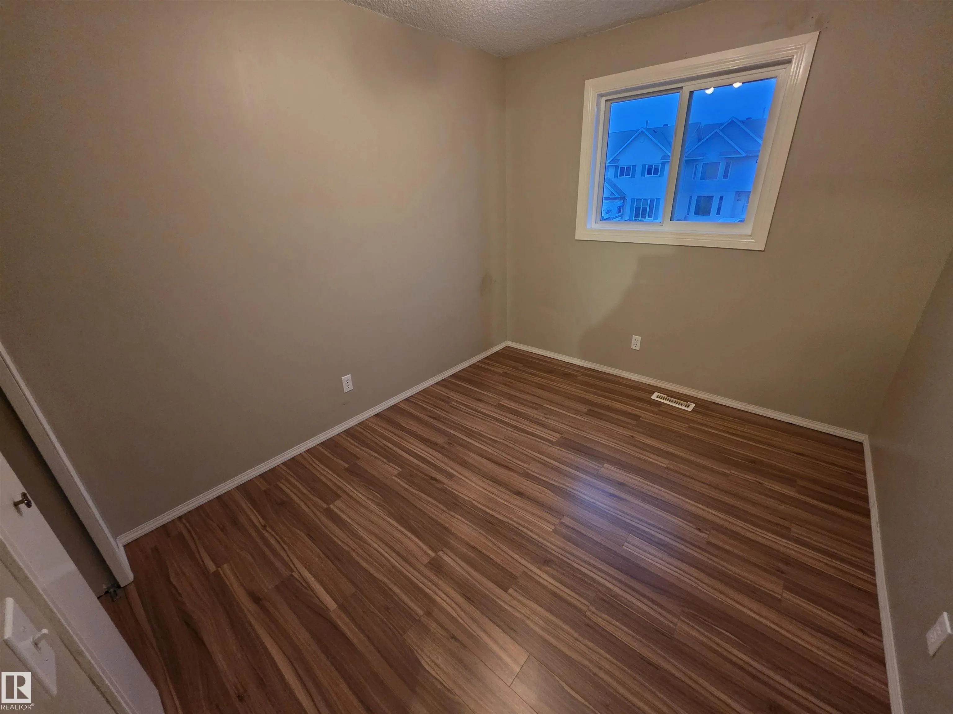 5 ABERDEEN Way