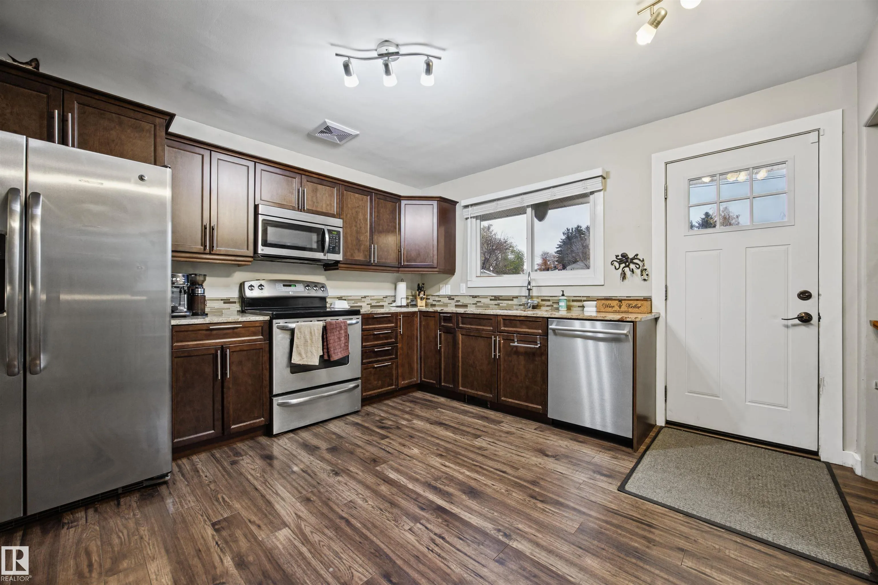 10235 FULTON Road