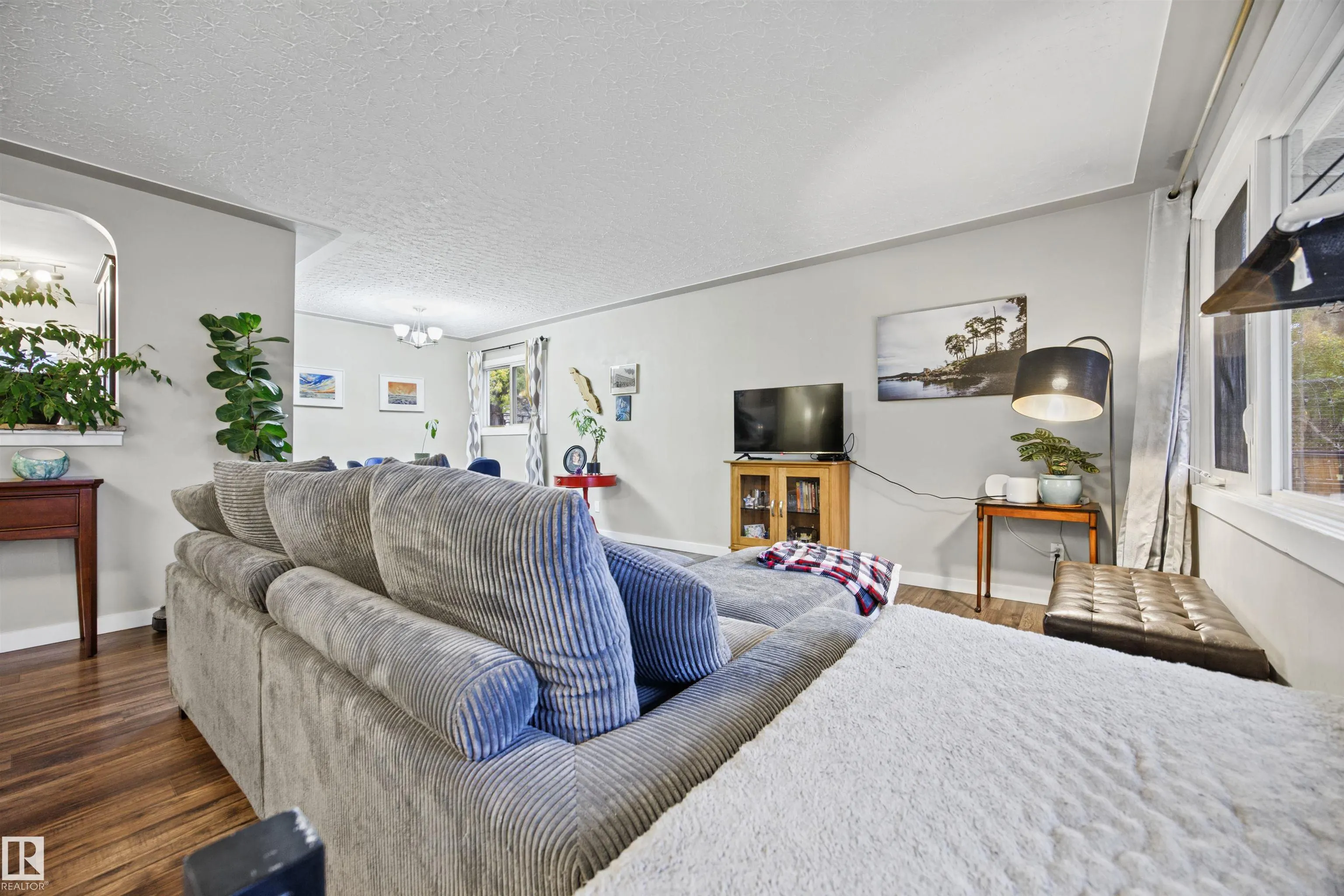 10235 FULTON Road
