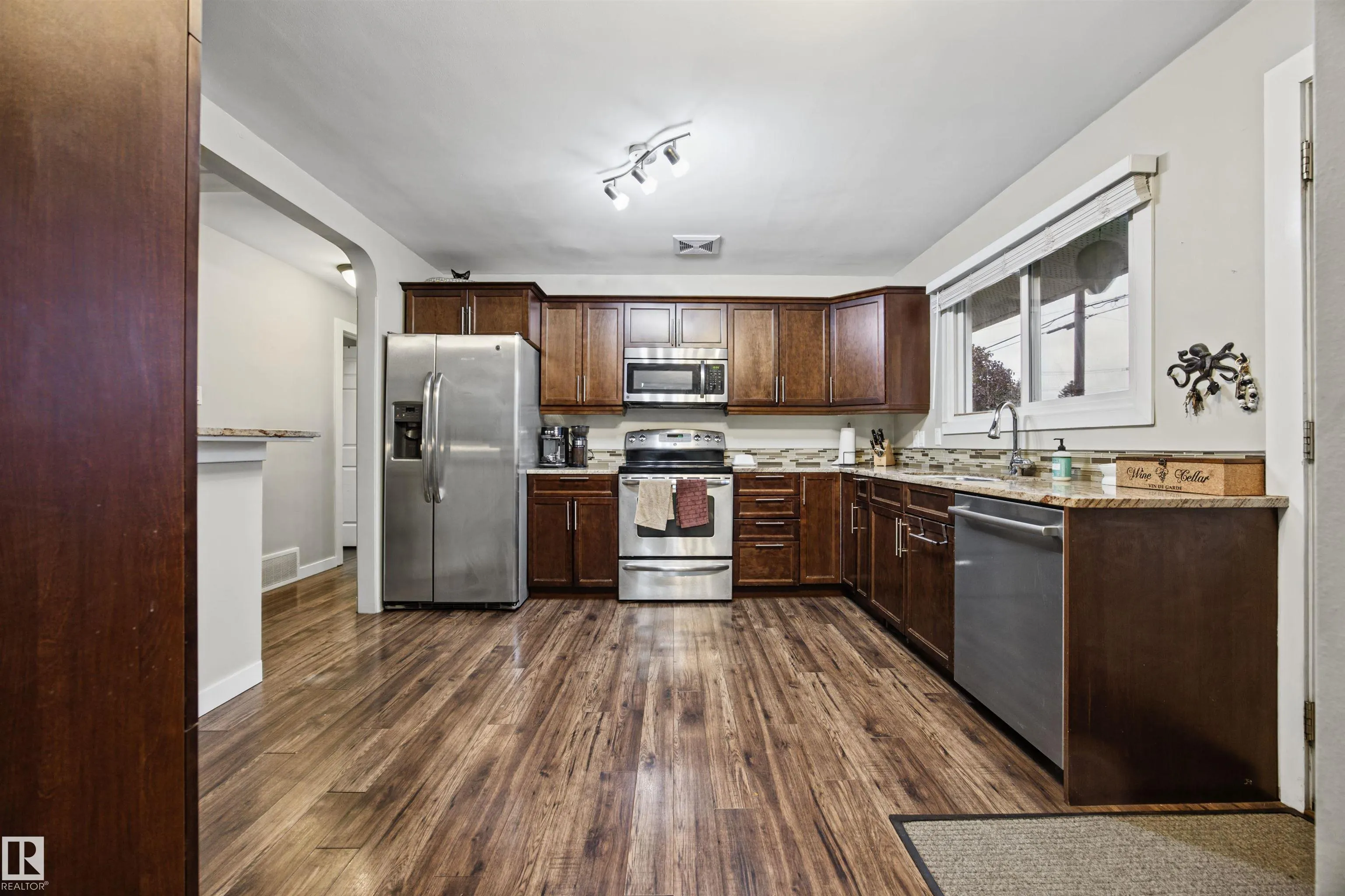 10235 FULTON Road