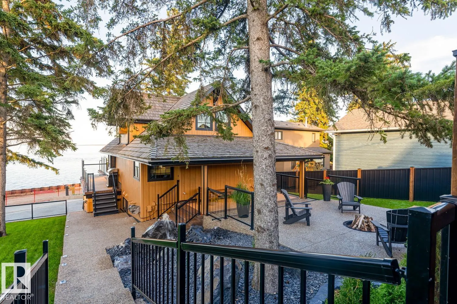 305 LAKESHORE Drive