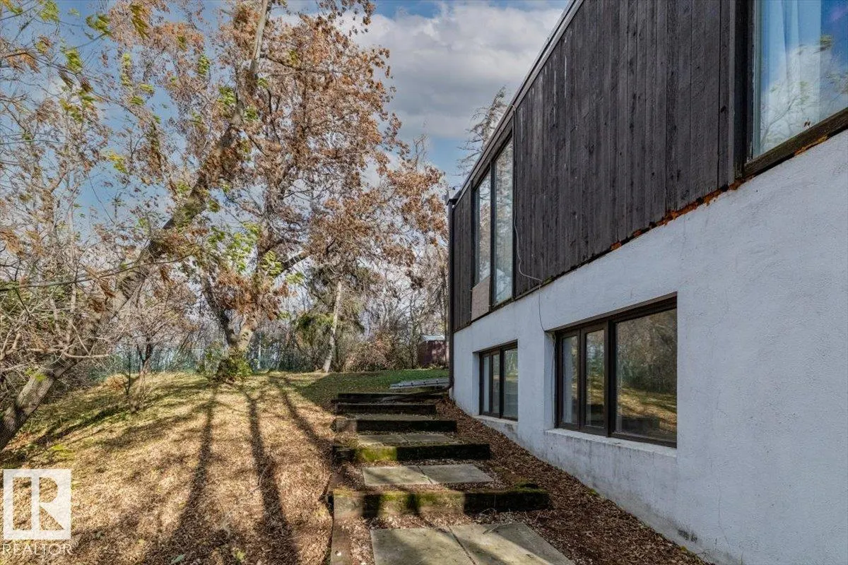 10904 103 Avenue
