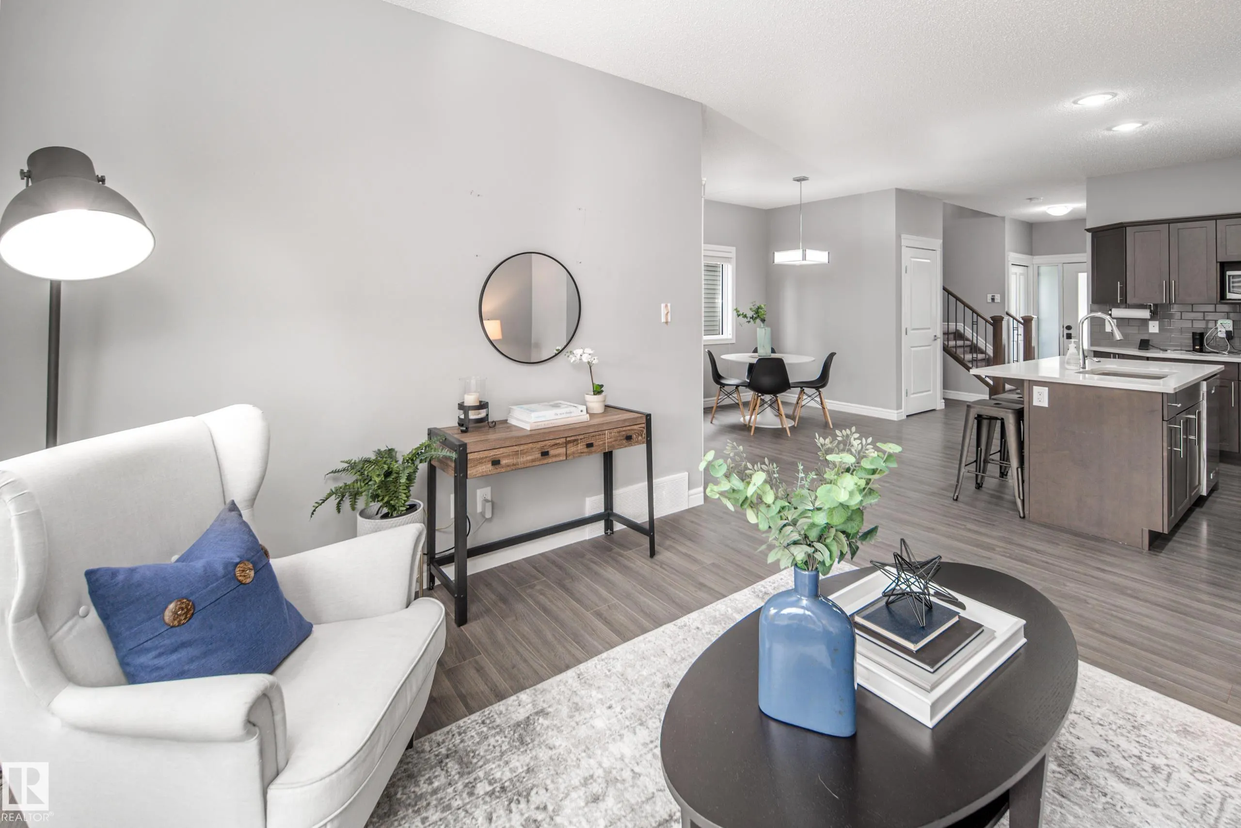 16015 11 Avenue