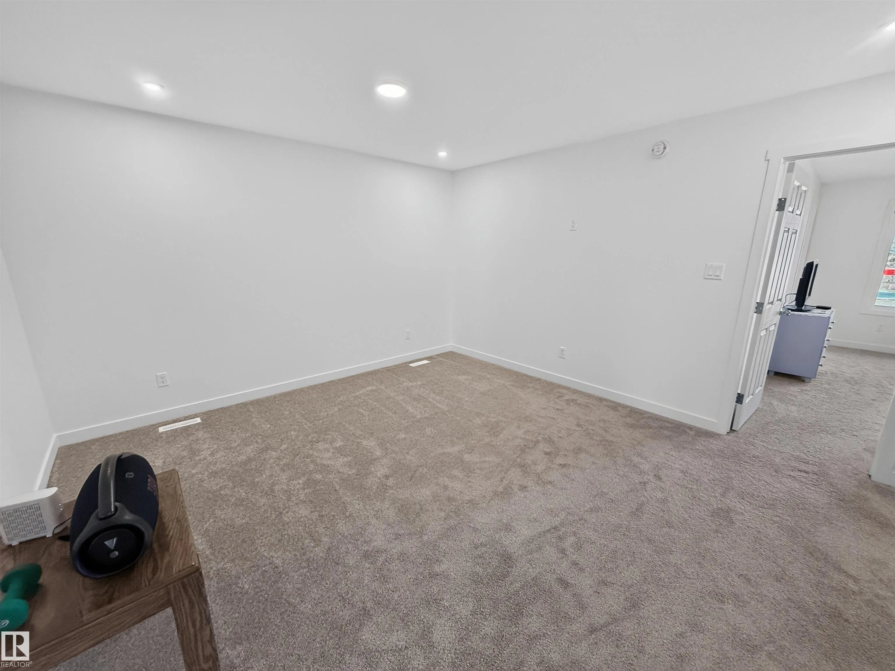 1734 WESTERRA Wynd