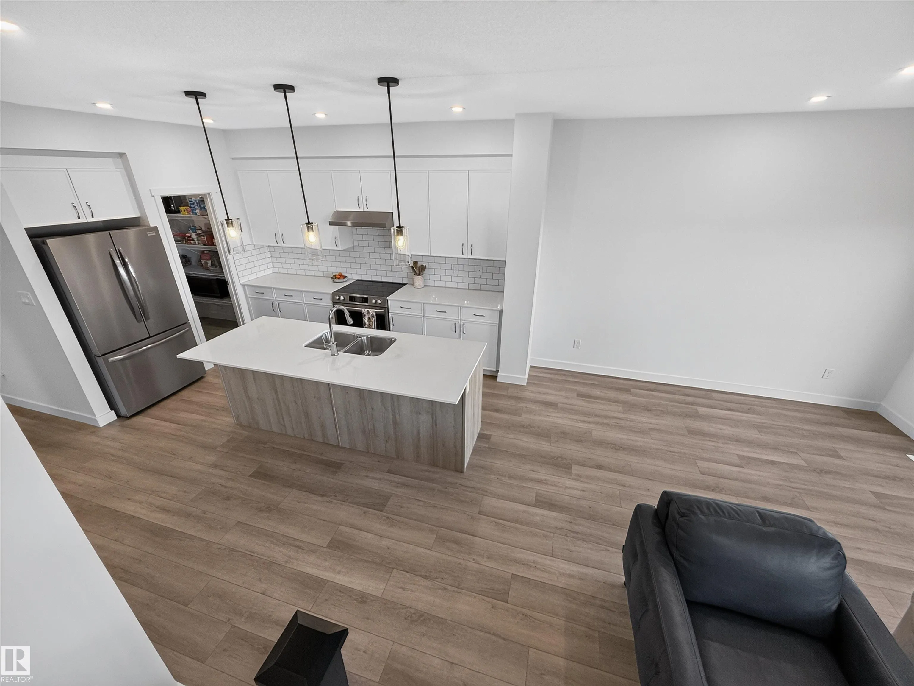 1734 WESTERRA Wynd