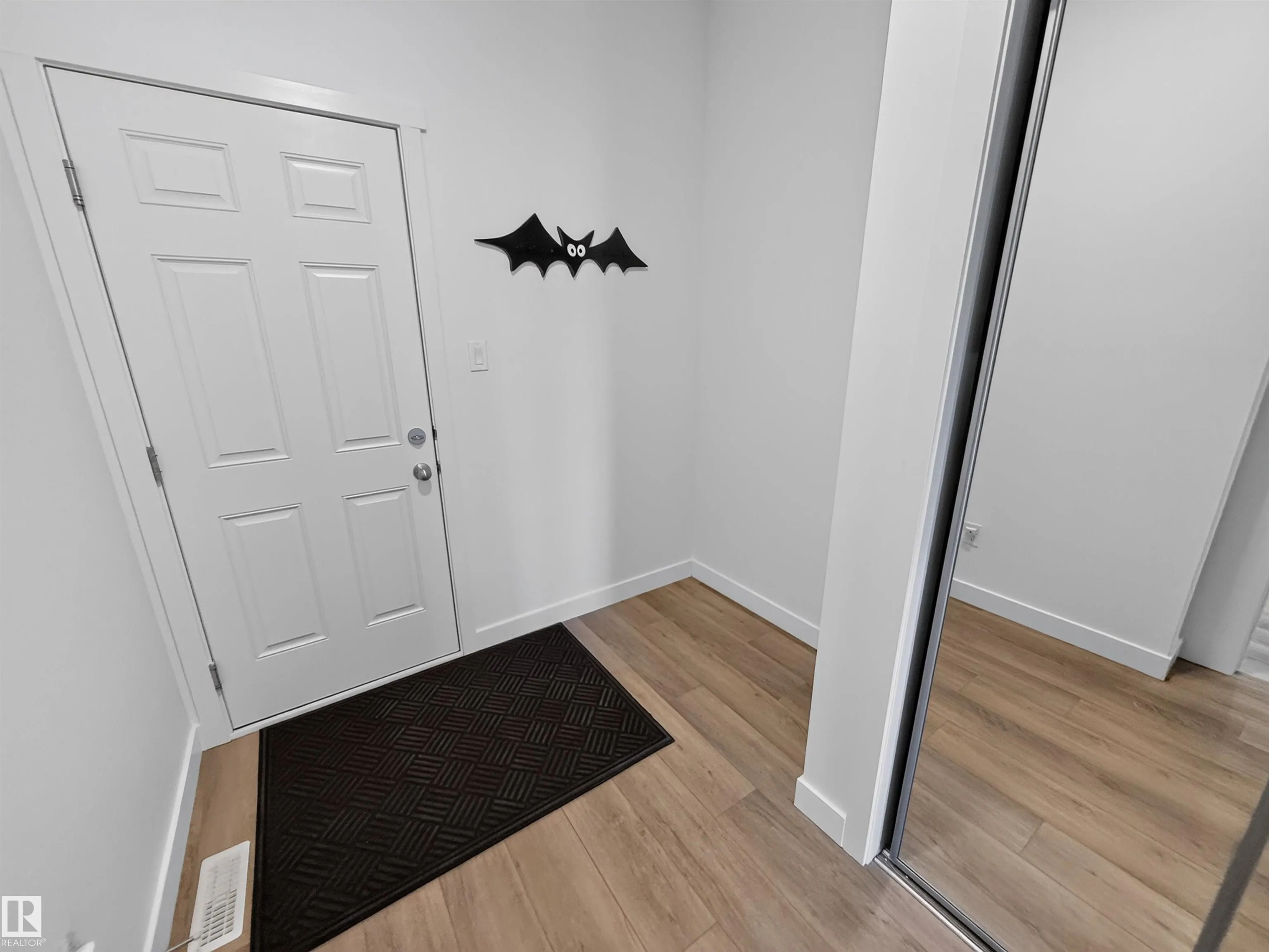 1734 WESTERRA Wynd