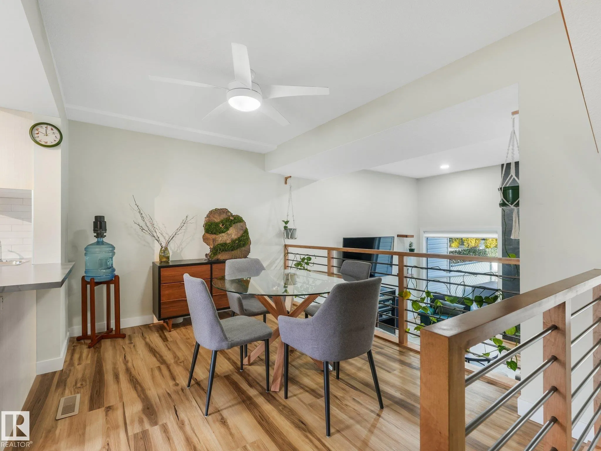 202 KINGSFIELD Village