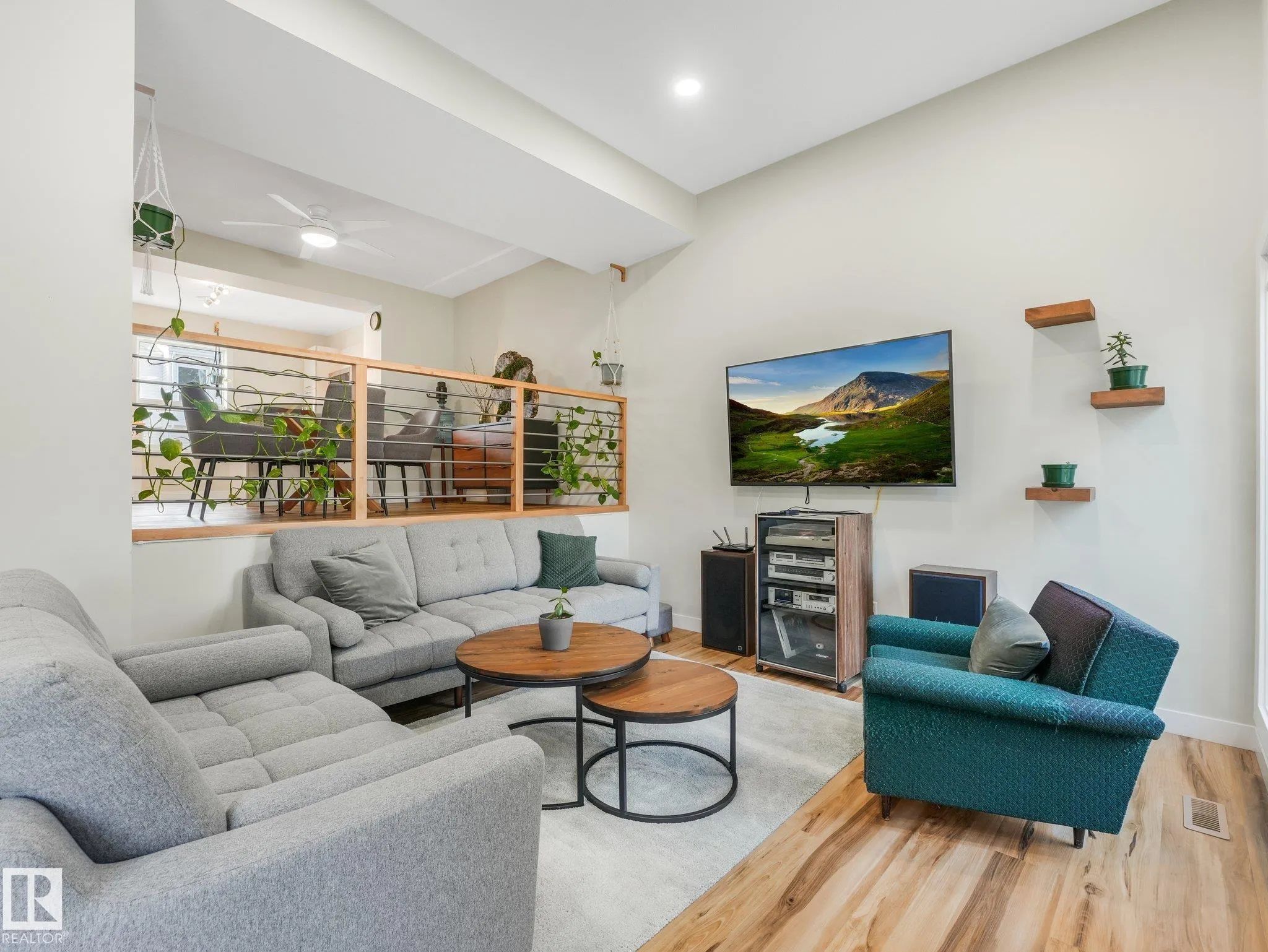 202 KINGSFIELD Village