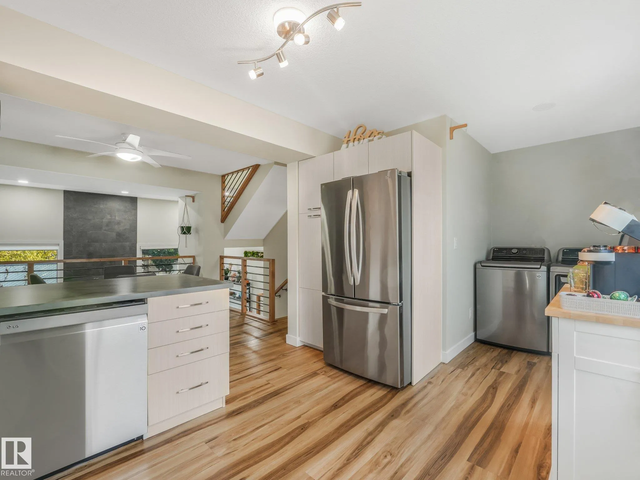 202 KINGSFIELD Village