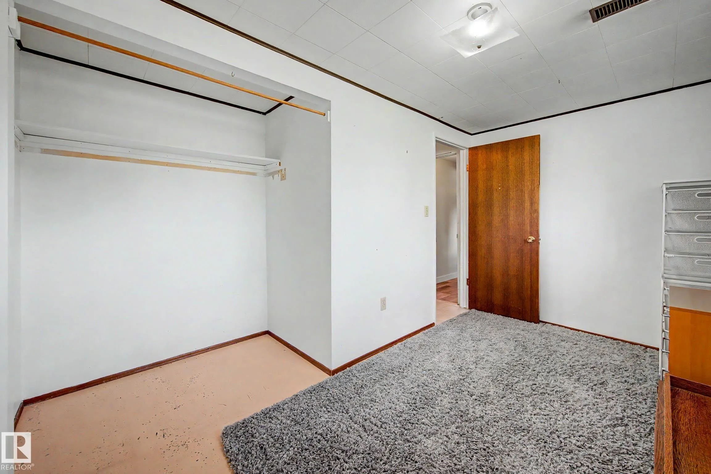 2911 83 Street