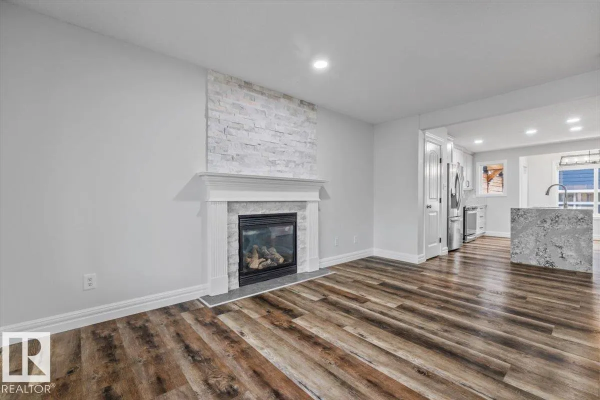 26 VIVIAN Way