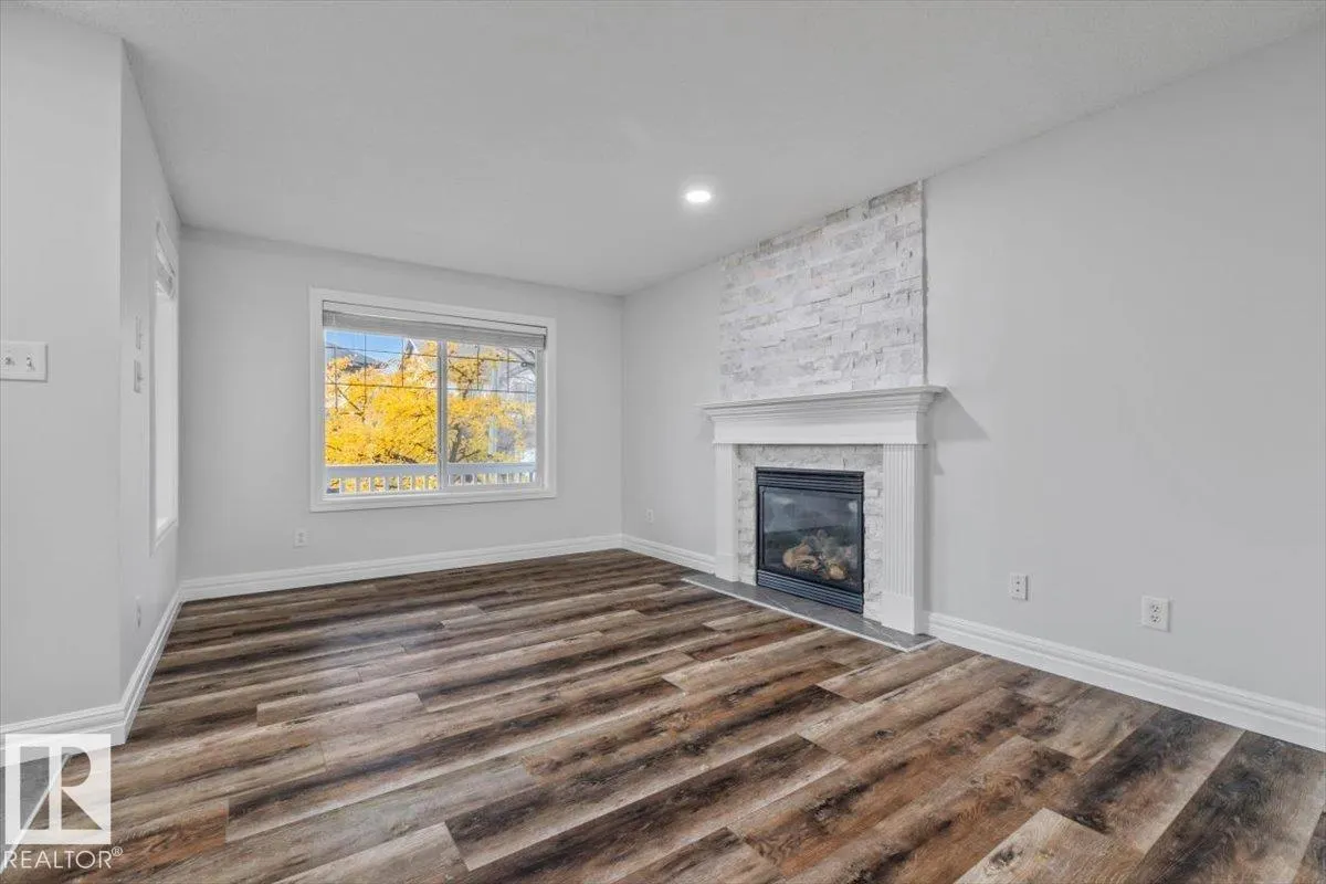26 VIVIAN Way