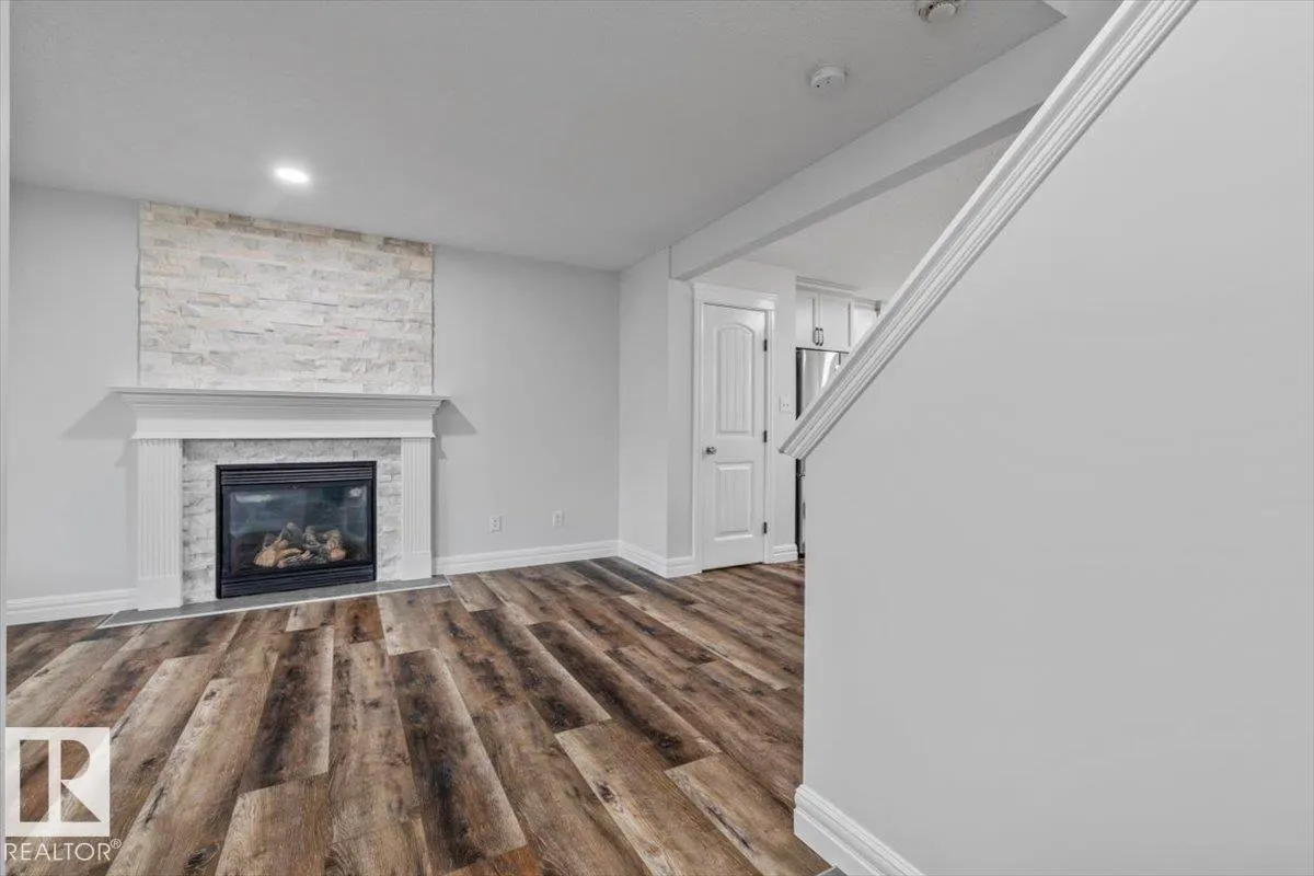 26 VIVIAN Way