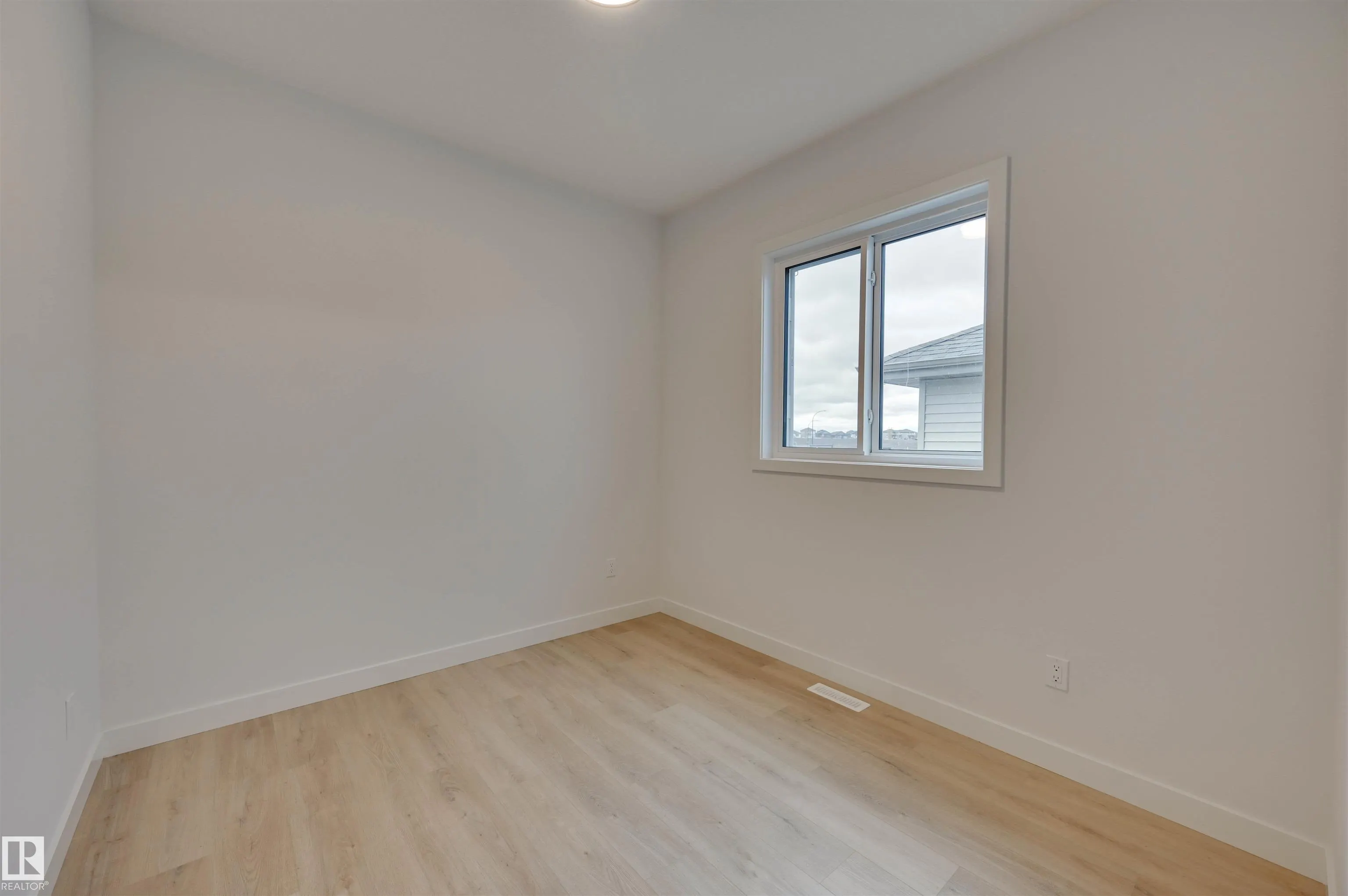 77 Juniper Wynd