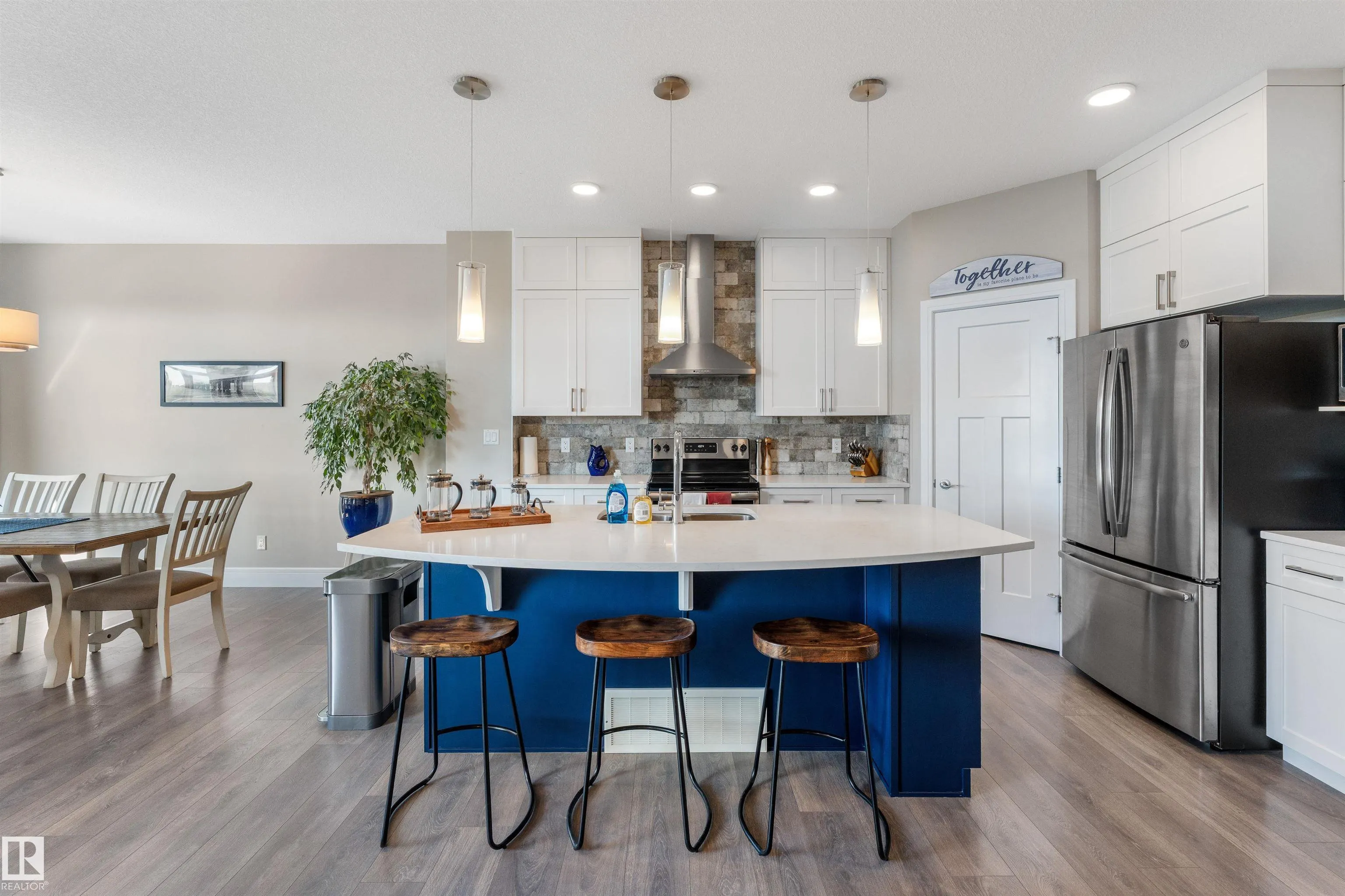 3334 PARKER Loop