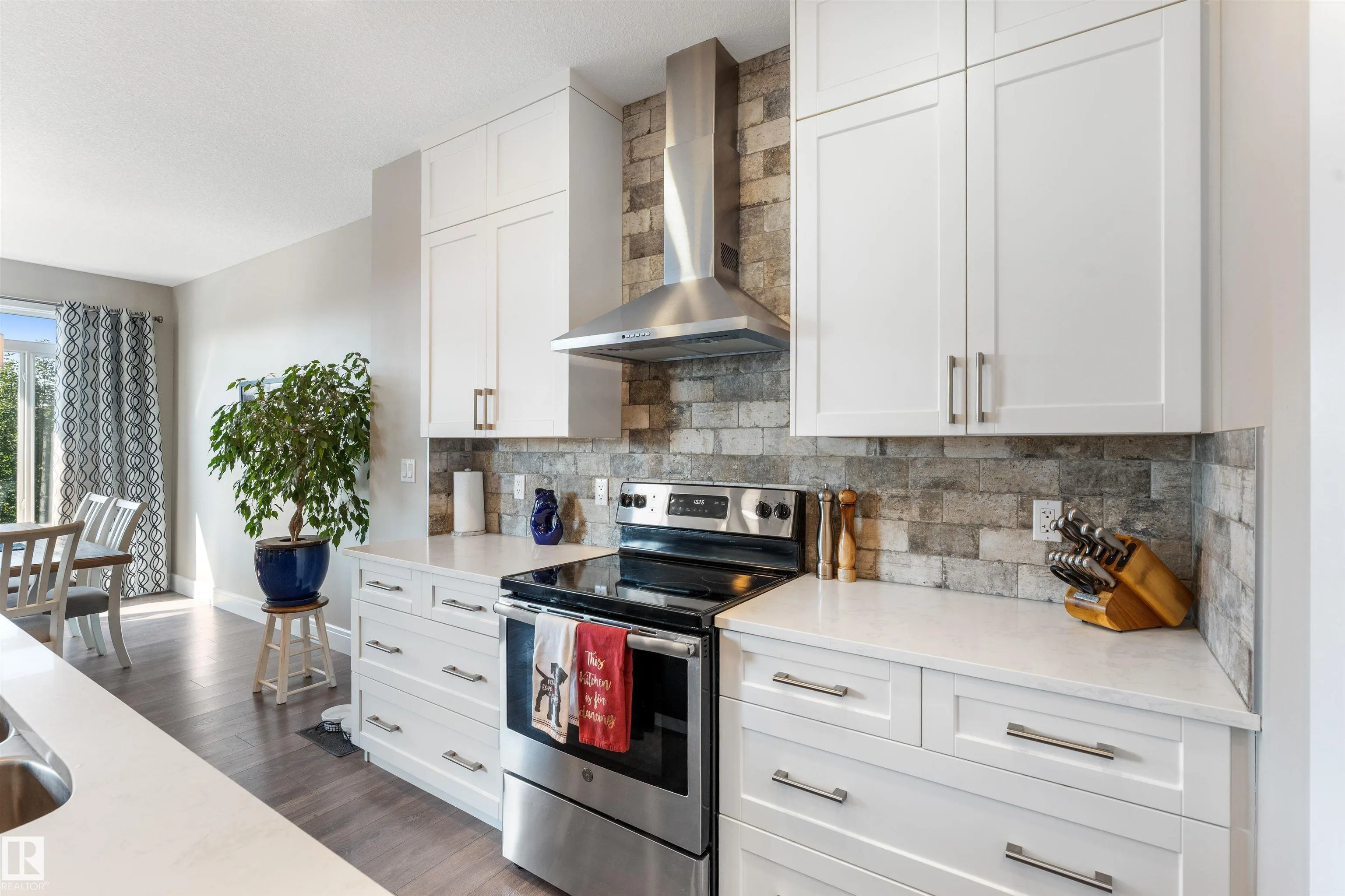 3334 PARKER Loop