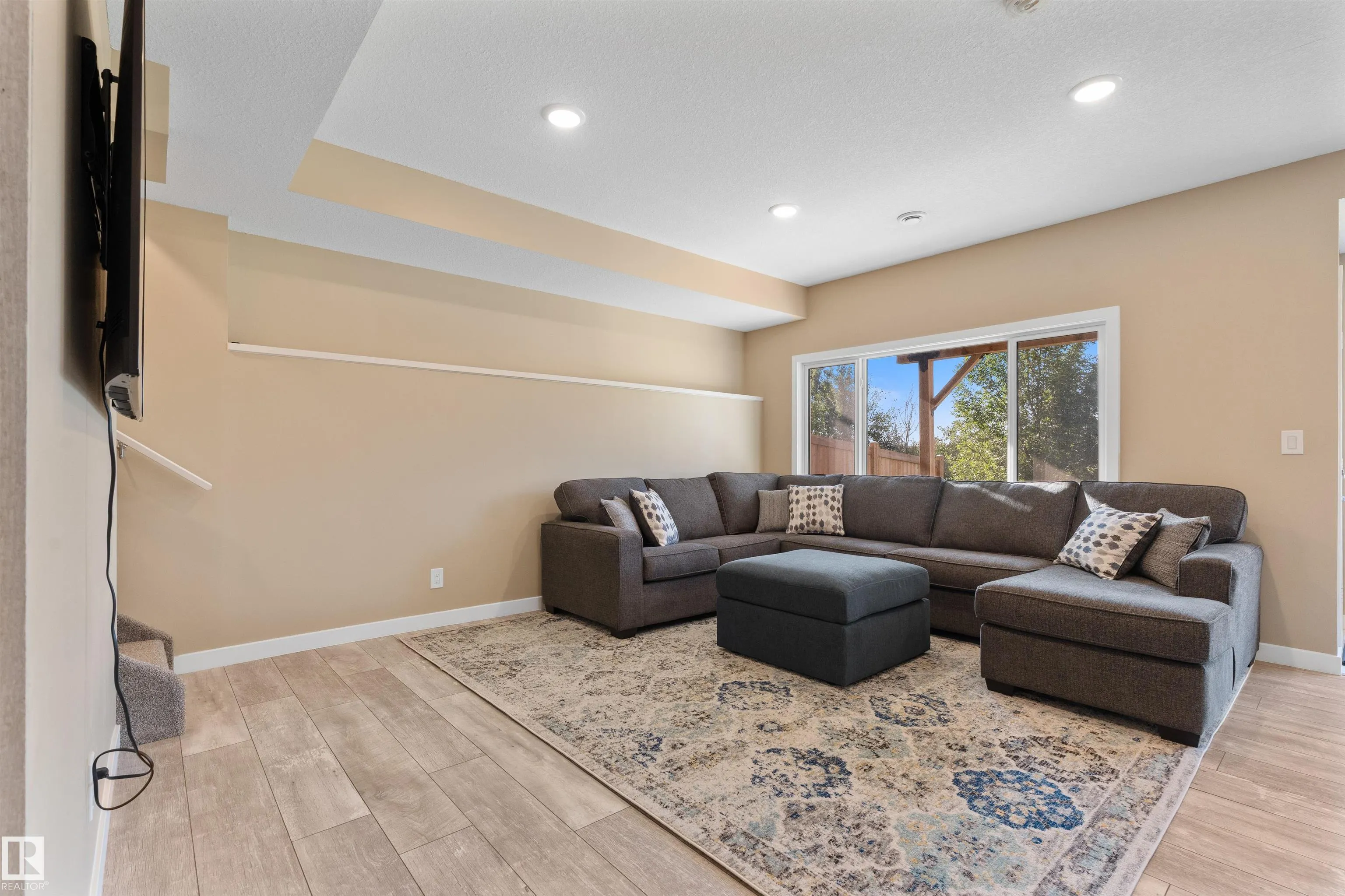 3334 PARKER Loop
