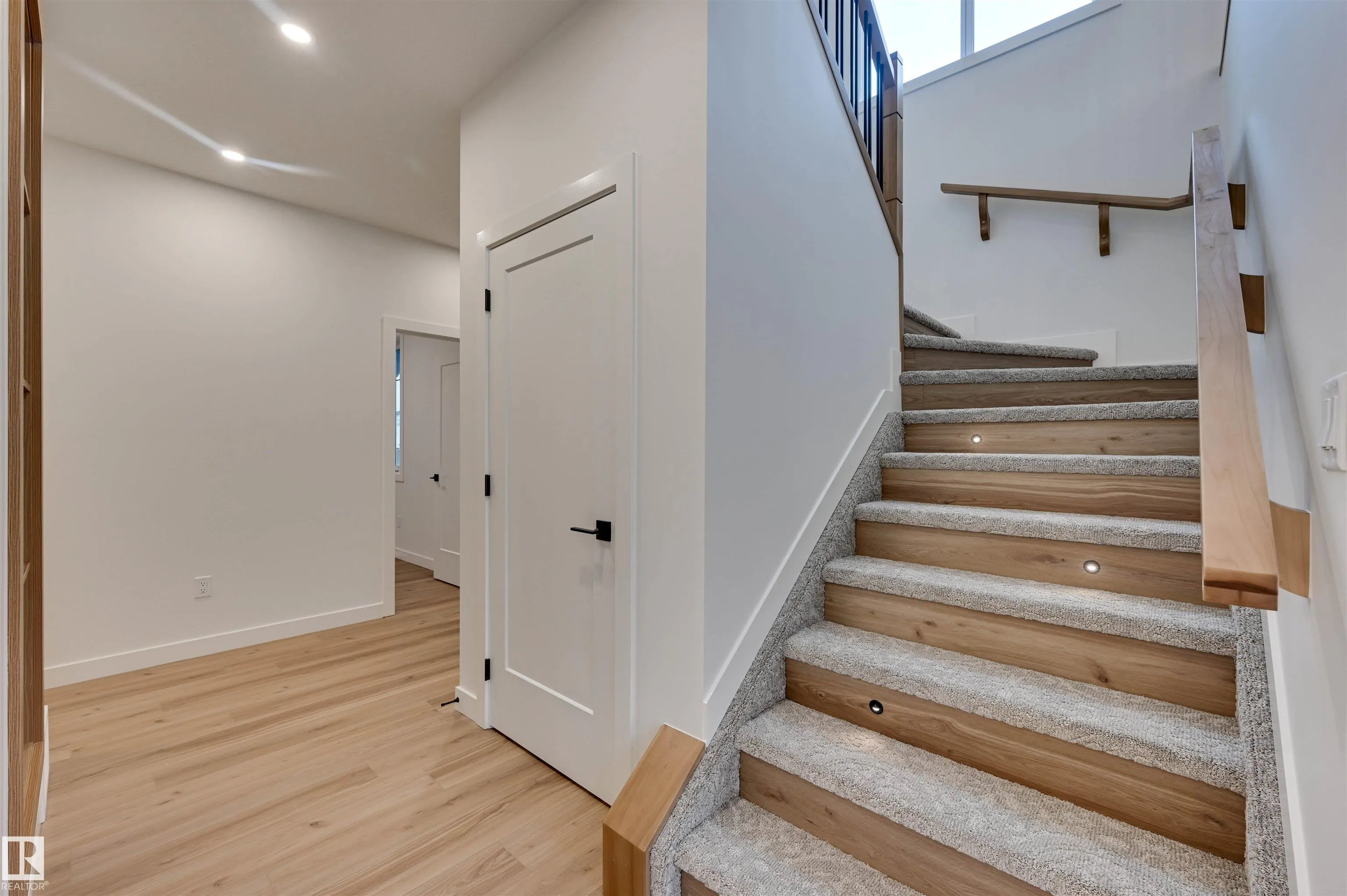 1 Owl Rdige Close