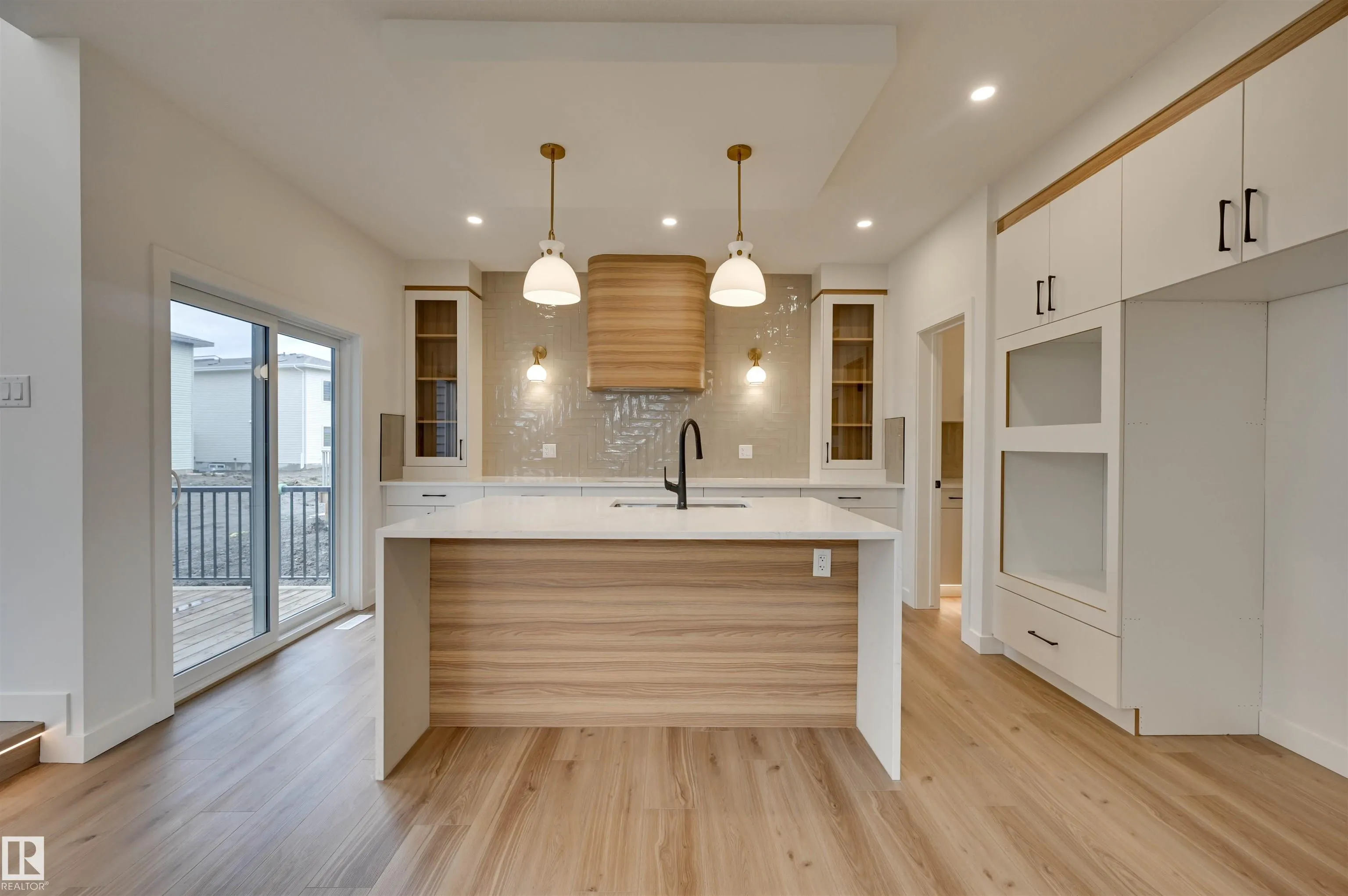 1 Owl Rdige Close